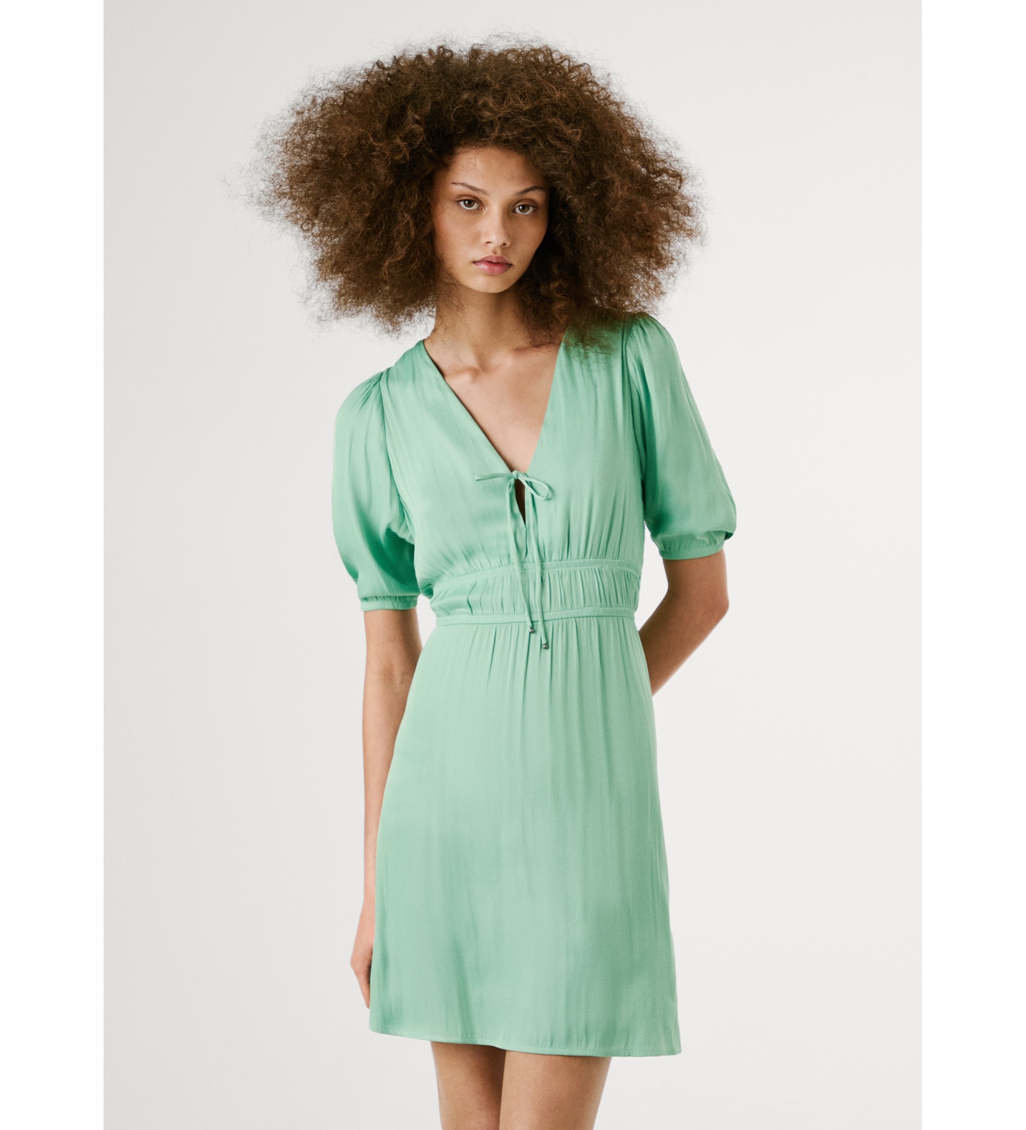 Pepe Jeans für Damen. PL953753 Olivia grünes Kleid (L), Lässig, Polyester, Kurzarm