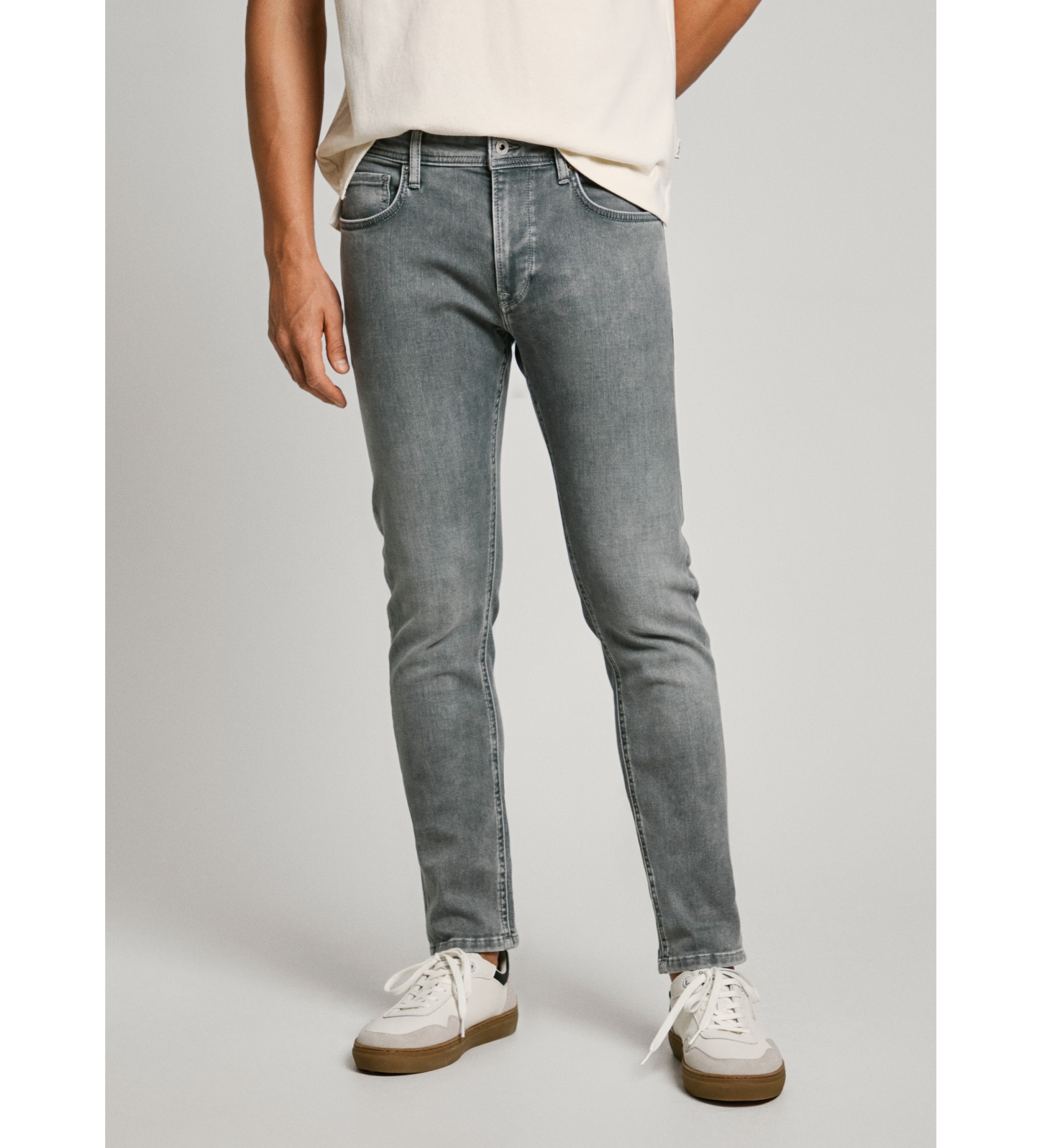 Pepe Jeans für Herren. PM207390UM8 Jeans in taillierter Passform grau (32/34), Lässig, Baumwolle, Denim, Nachhaltig