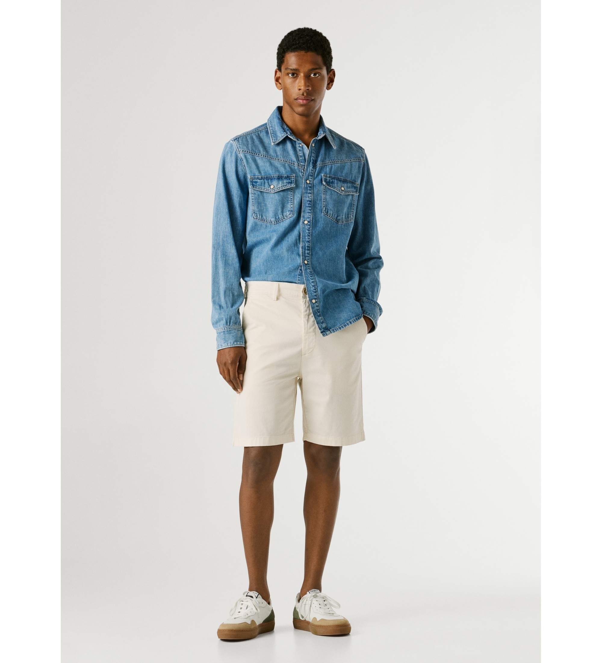 Pepe Jeans für Herren. PM8000034 Kurze Regular Chino weiß (28), Lässig, Baumwolle