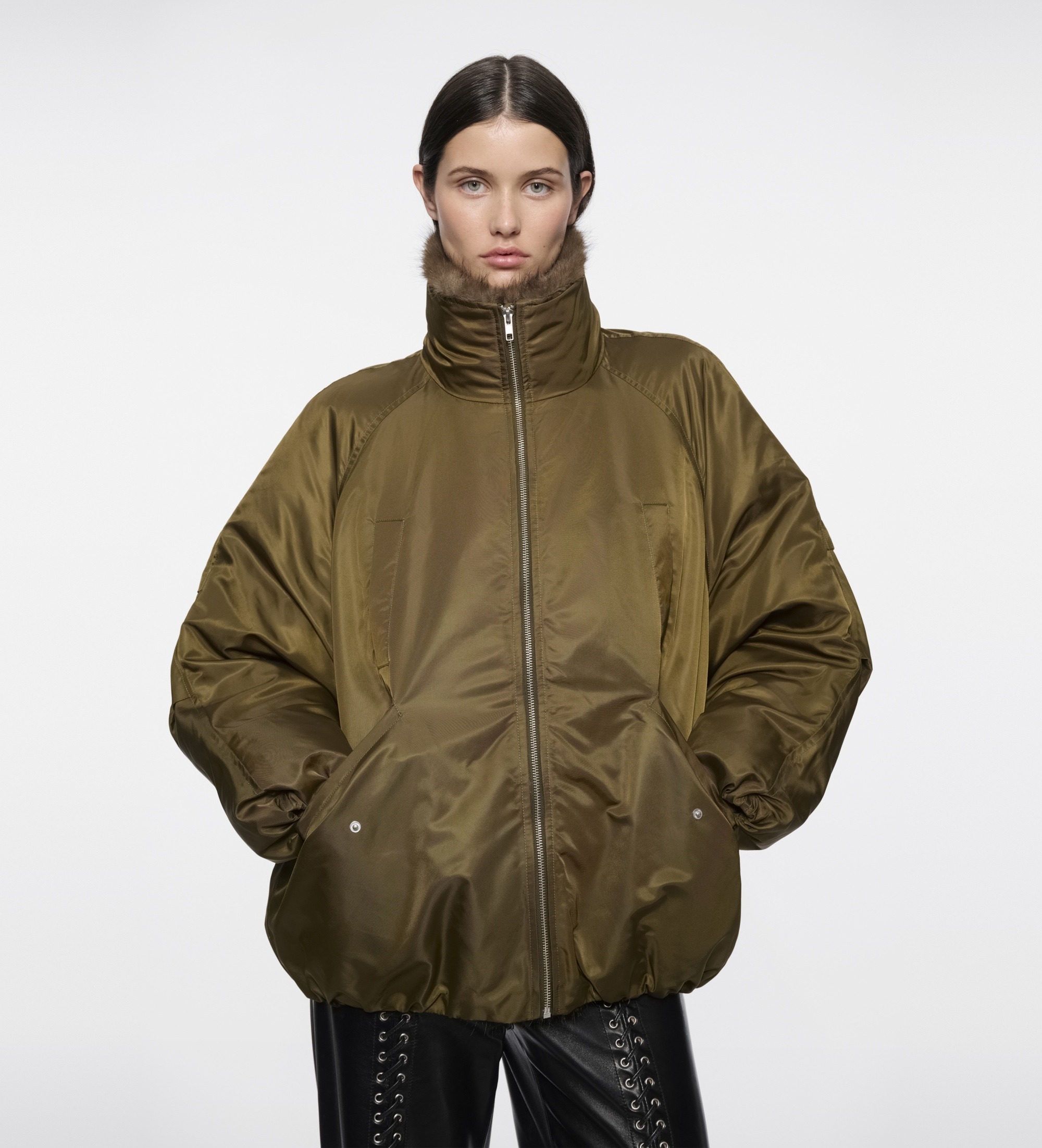 Stand Studiovoor vrouwen. 66758-8032 Groene Thilda-jas (36), Casual, Nylon