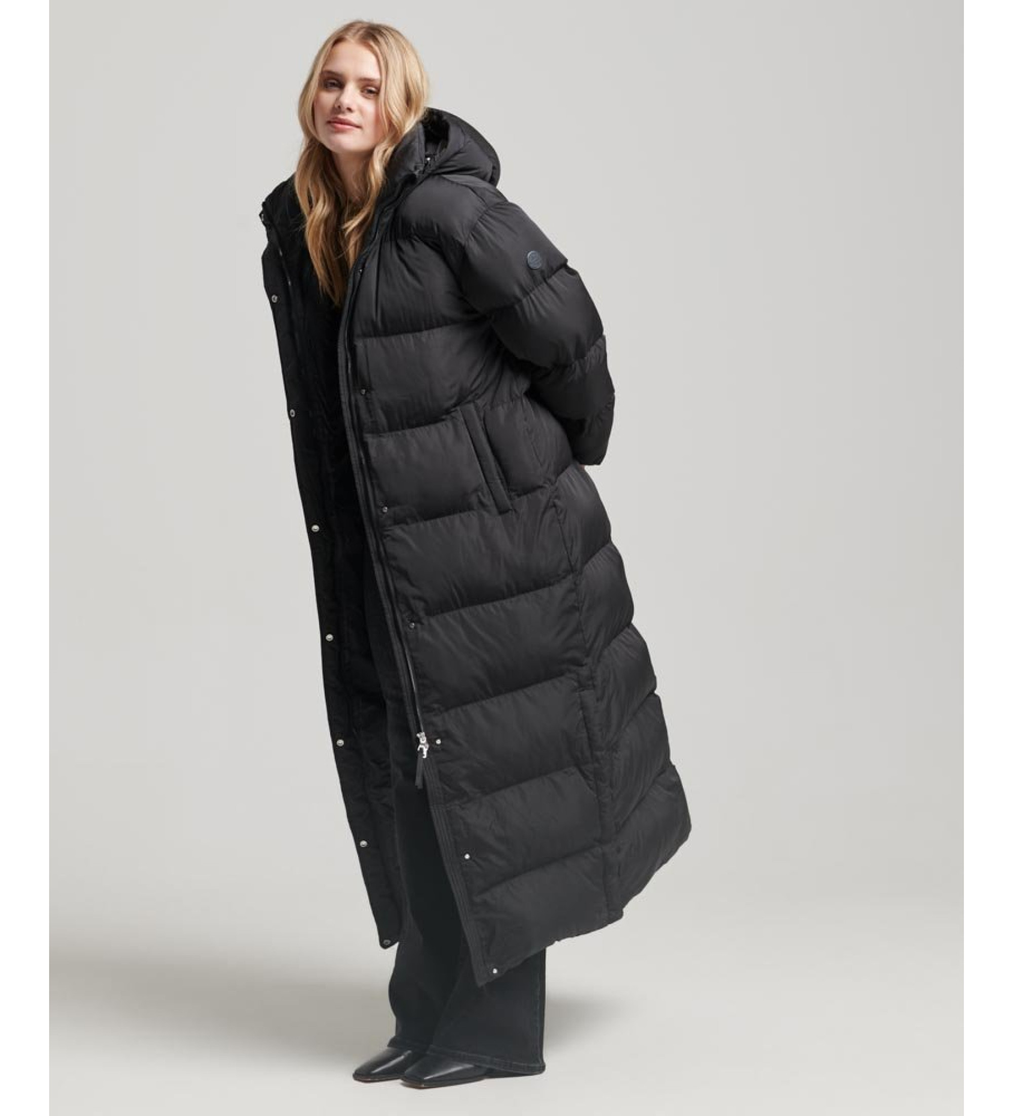 Superdry für Damen. W5011643A Langer Steppmantel mit schwarzer Kapuze (M), Lässig, Polyester