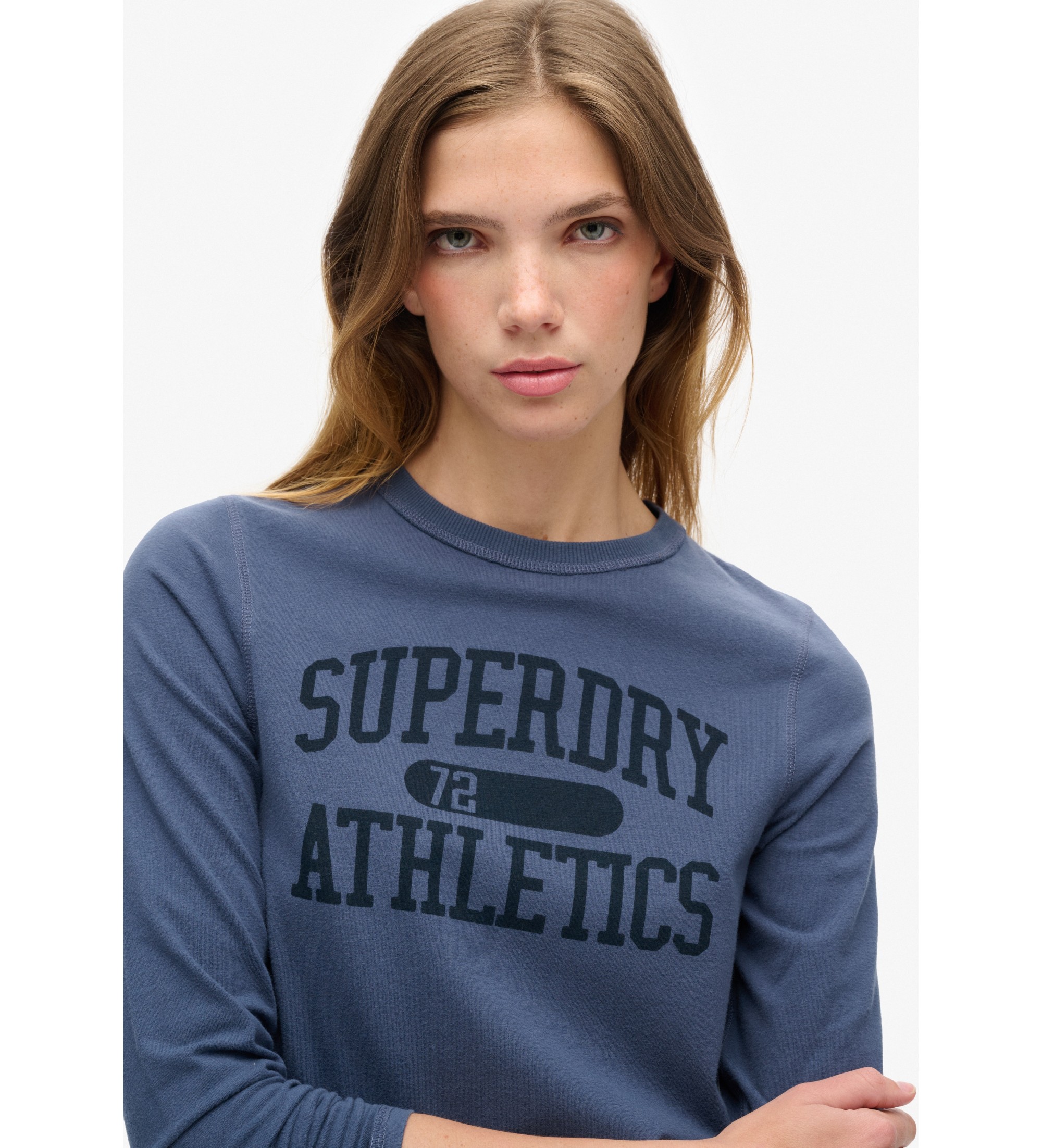 Superdryvoor vrouwen. W6011962A Athletic Essentials Ringer Fitted T-shirt blauw (M), Casual, Katoen, Lange mouwen