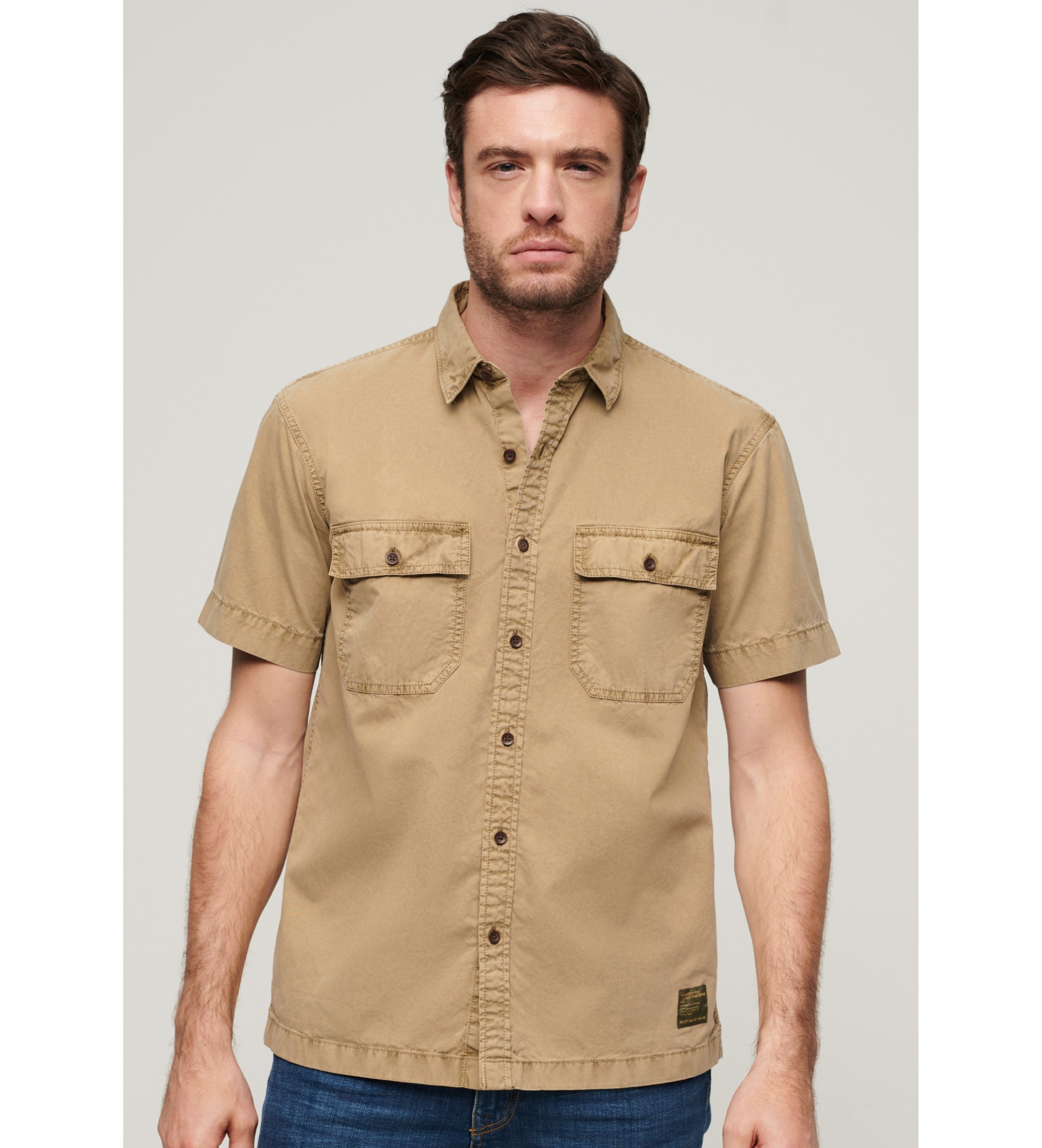 Superdry für Herren. M4010791A Braunes kurzärmeliges Militärhemd (S), Lässig, Baumwolle, Kurzarm