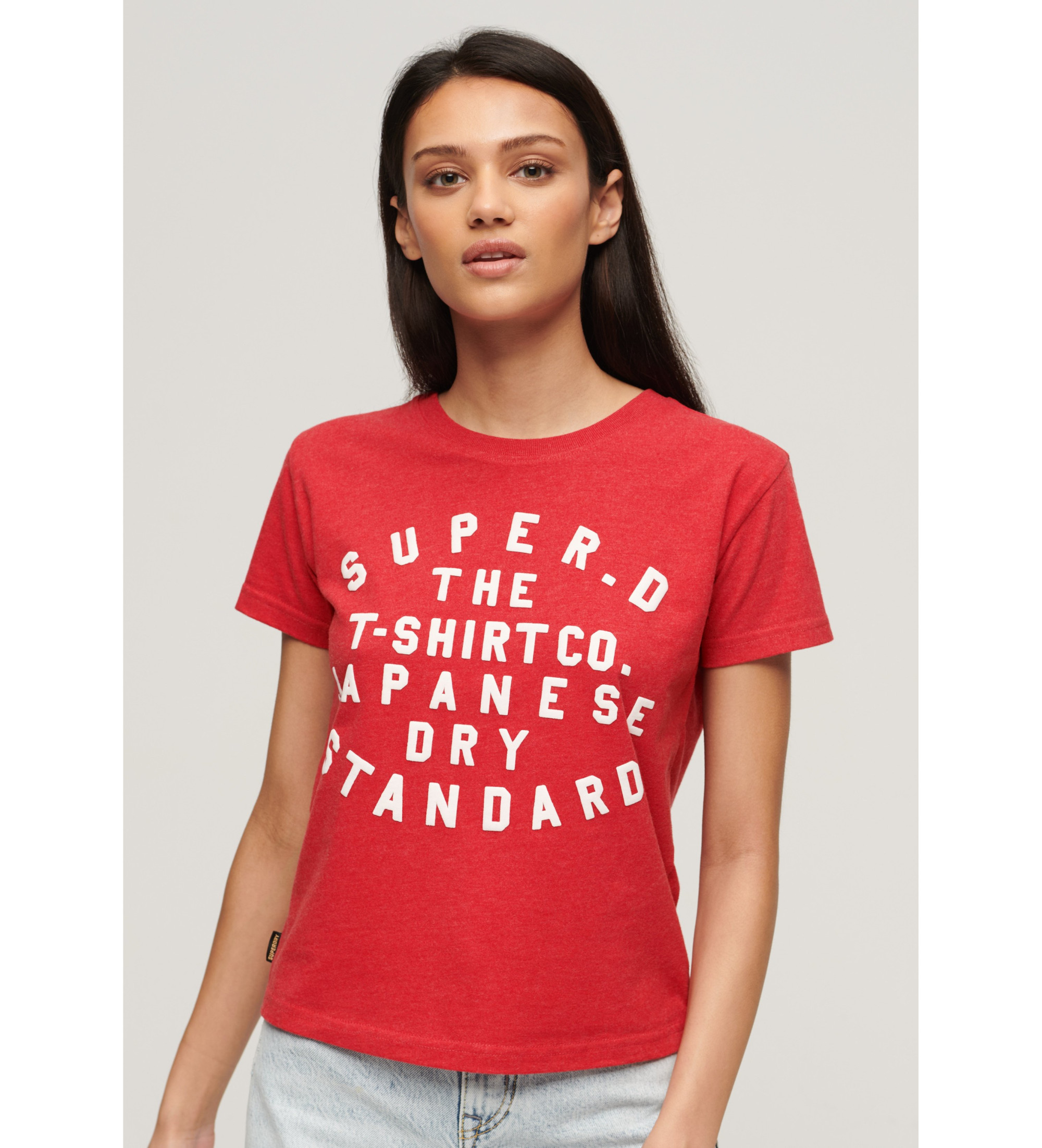 Superdry für Damen. W1011412A Eng anliegendes T-Shirt mit rotem Puffprint (M), Lässig, Baumwolle, Kurzarm