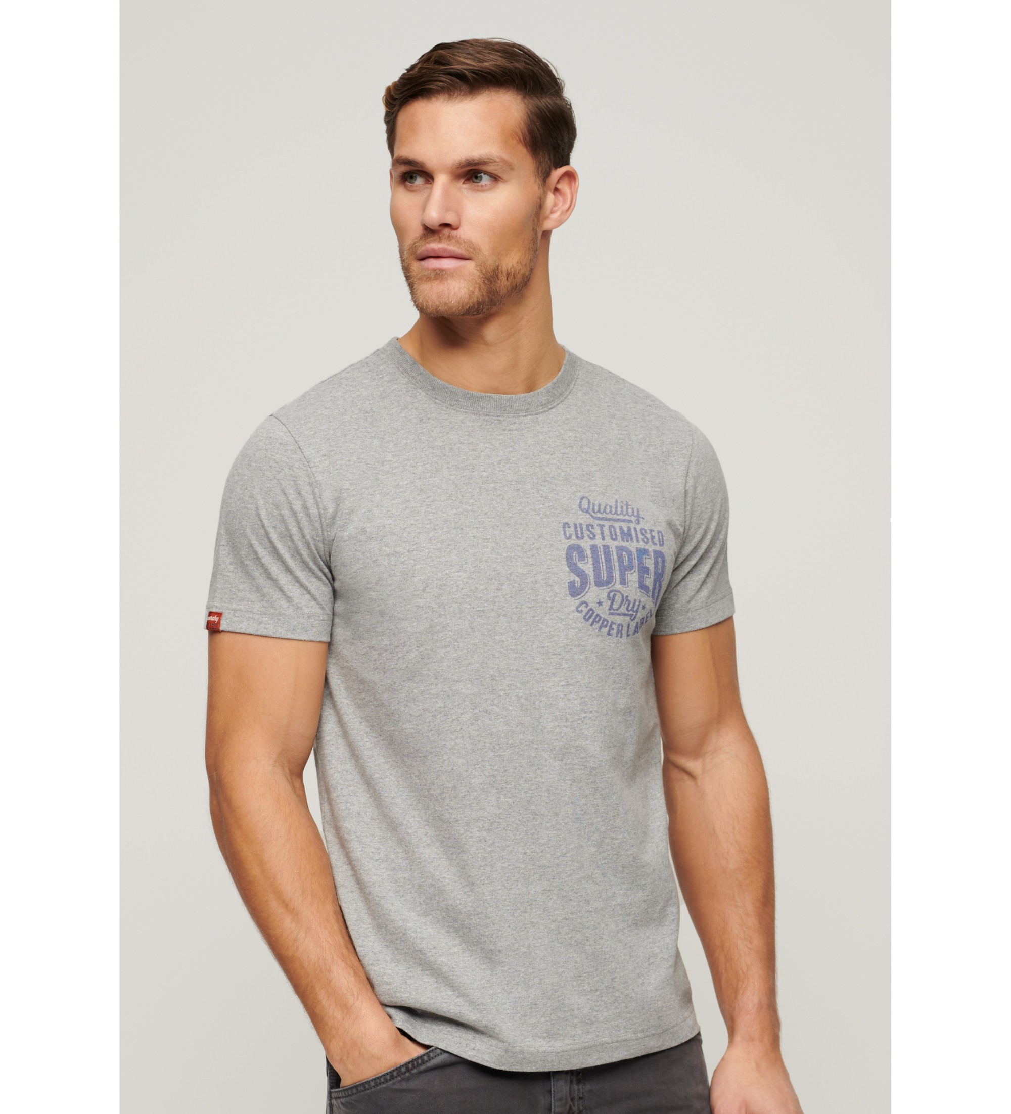 Superdry für Herren. M1011980A T-Shirt mit grauer Copper Label Grafik auf der Brust (S), Lässig, Baumwolle, Kurzarm