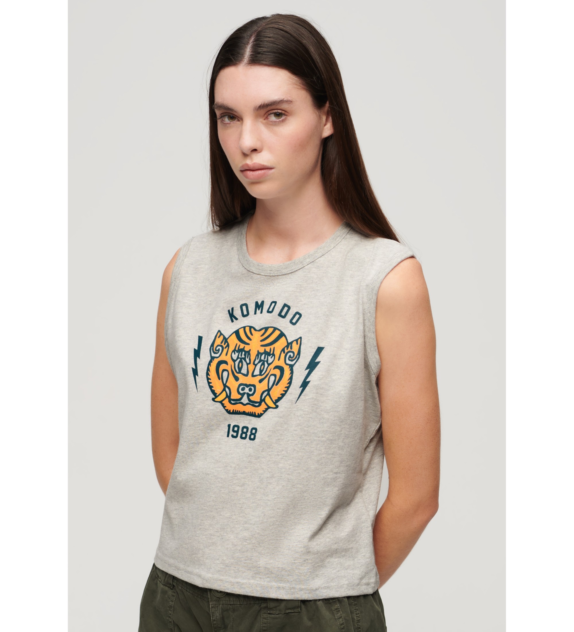Superdry für Damen. W6011981A Komodo Tiger ärmelloses T-shirt grau (L), Lässig, Ärmellos / Hosenträger, Bio-Baumwolle, Nachhaltig
