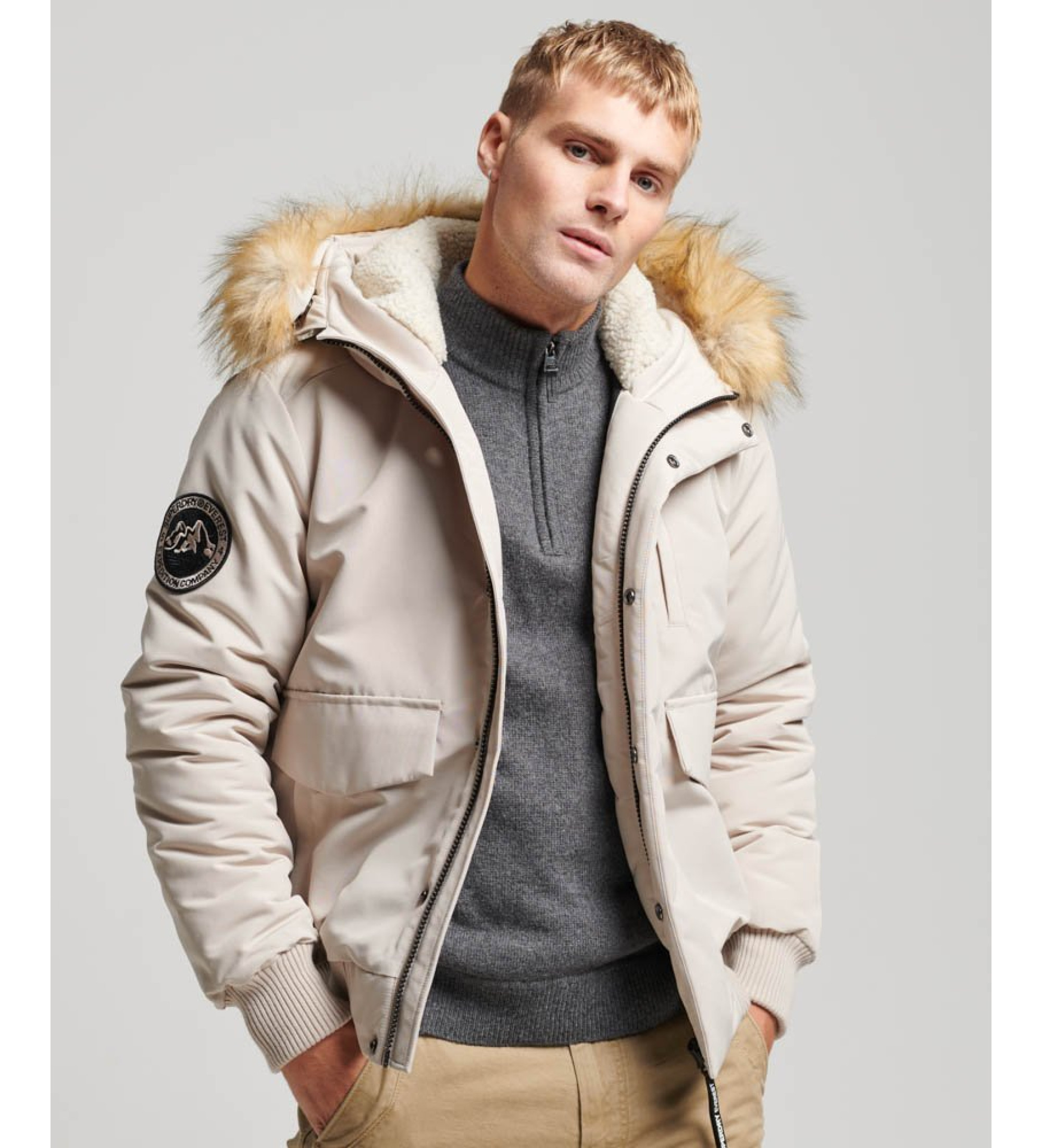 Superdry für Herren. M5011742A Graue Everest Bomberjacke mit Kapuze und Steppmuster (XL), Lässig, Polyester