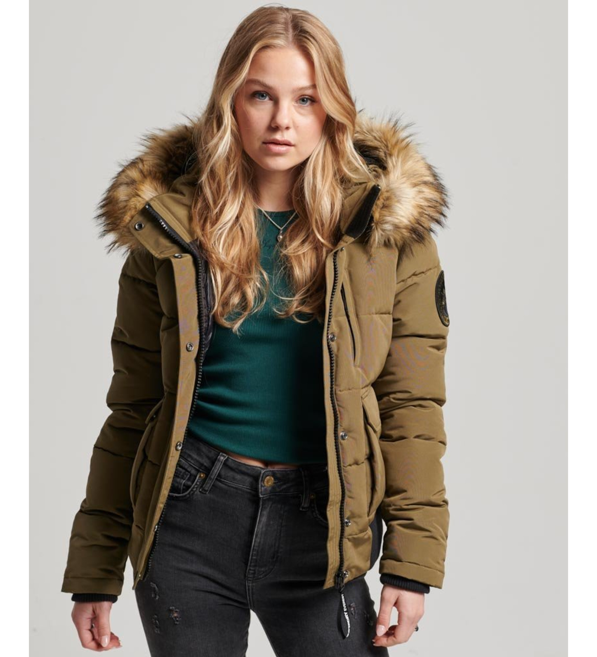 Superdry für Damen. W5011576A Everest grün gesteppte Bomberjacke mit Kapuze (XS), Lässig, Polyester