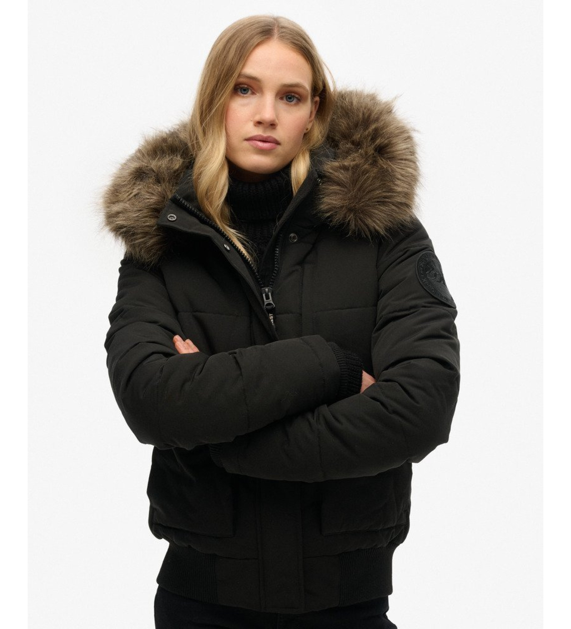 Superdryvoor vrouwen. W5011576A Everest gewatteerd bomberjack met capuchon zwart (S), Casual, Polyester