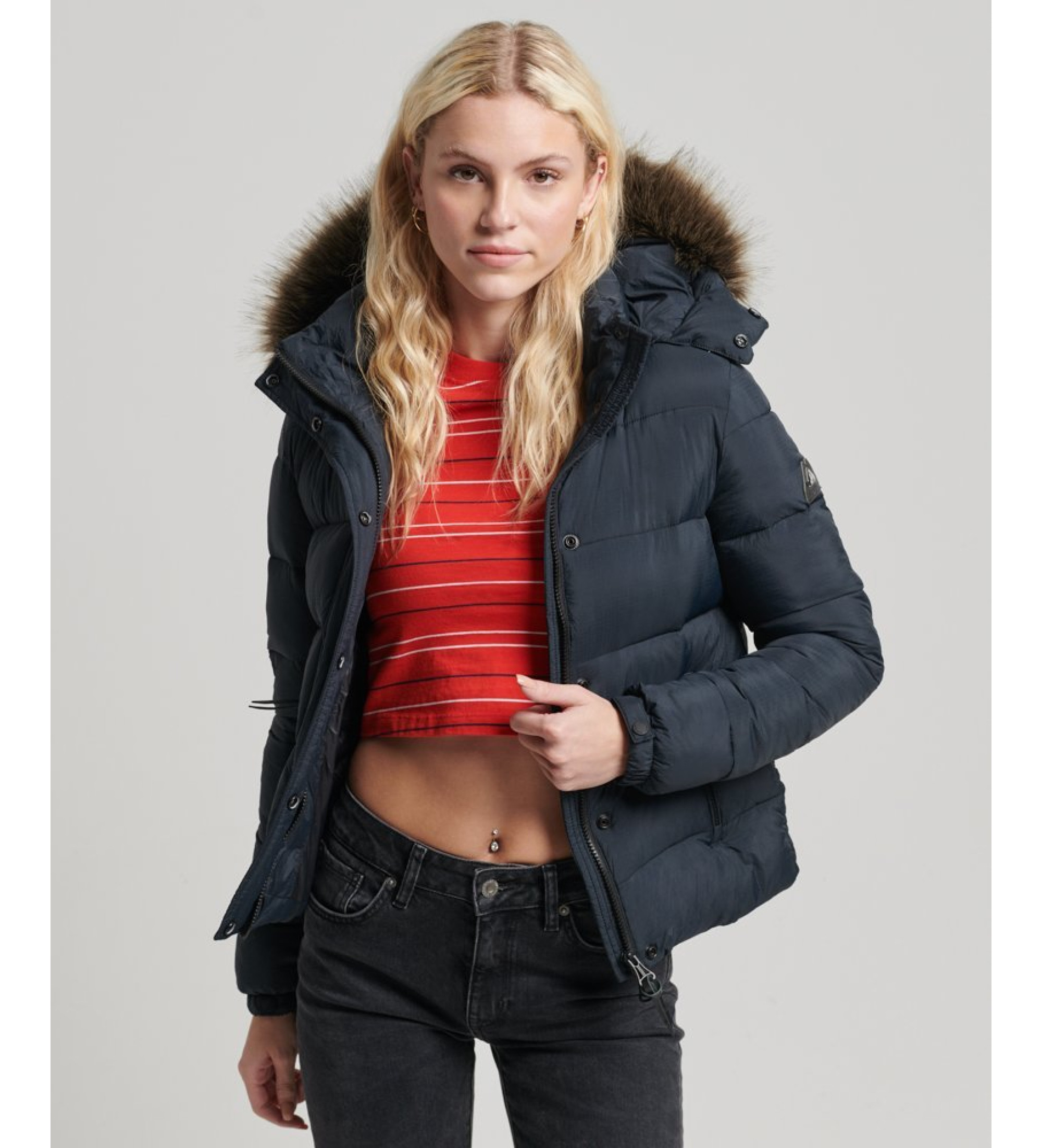 Superdry für Damen. W5011178A Kurze Zwischenbekleidung Kapuzenjacke schwarz (XL), Lässig, Nylon