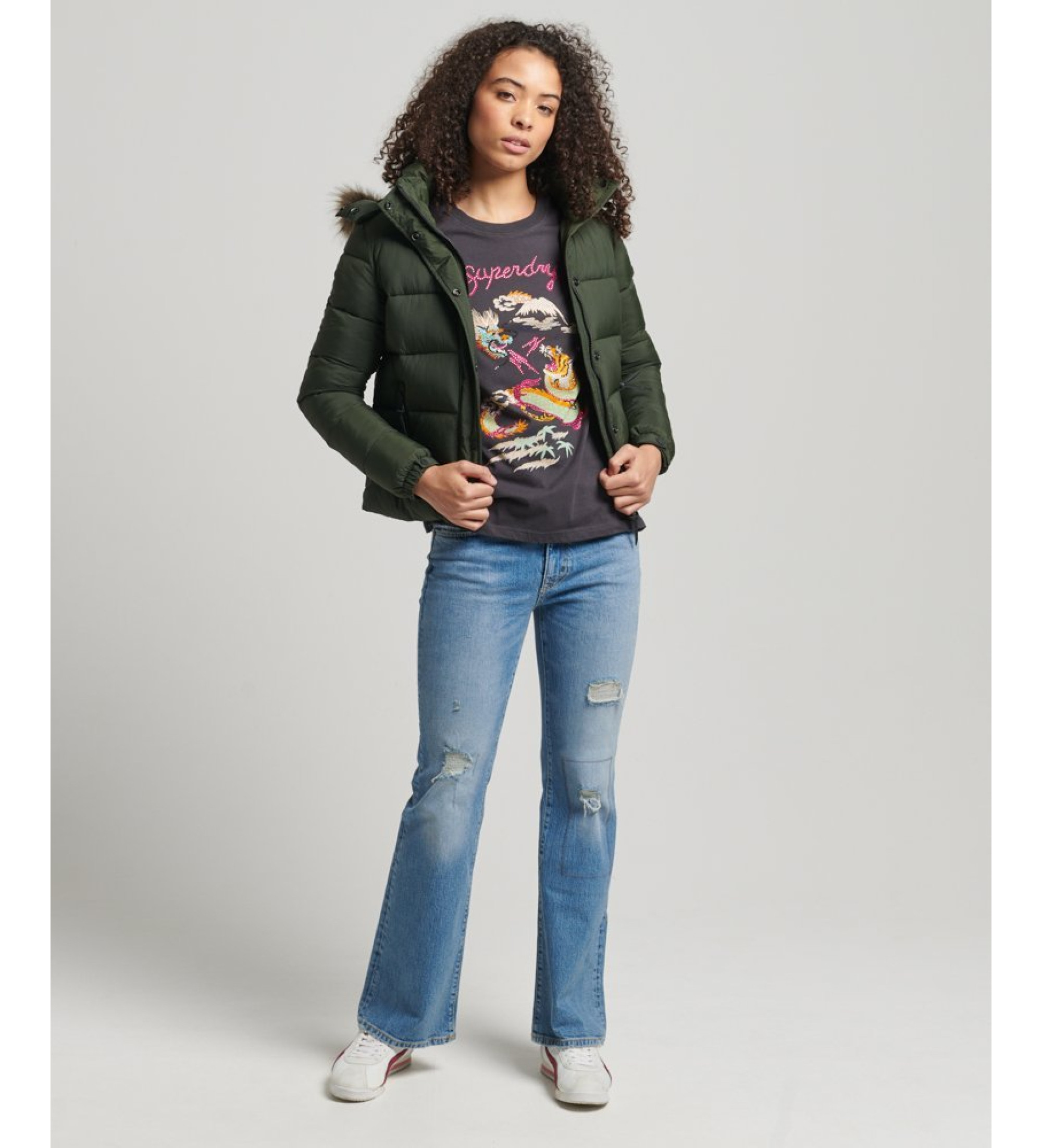 Superdry für Damen. W5011178A Kurze mittelschwere Jacke mit Kapuze grün (M), Lässig, Nylon