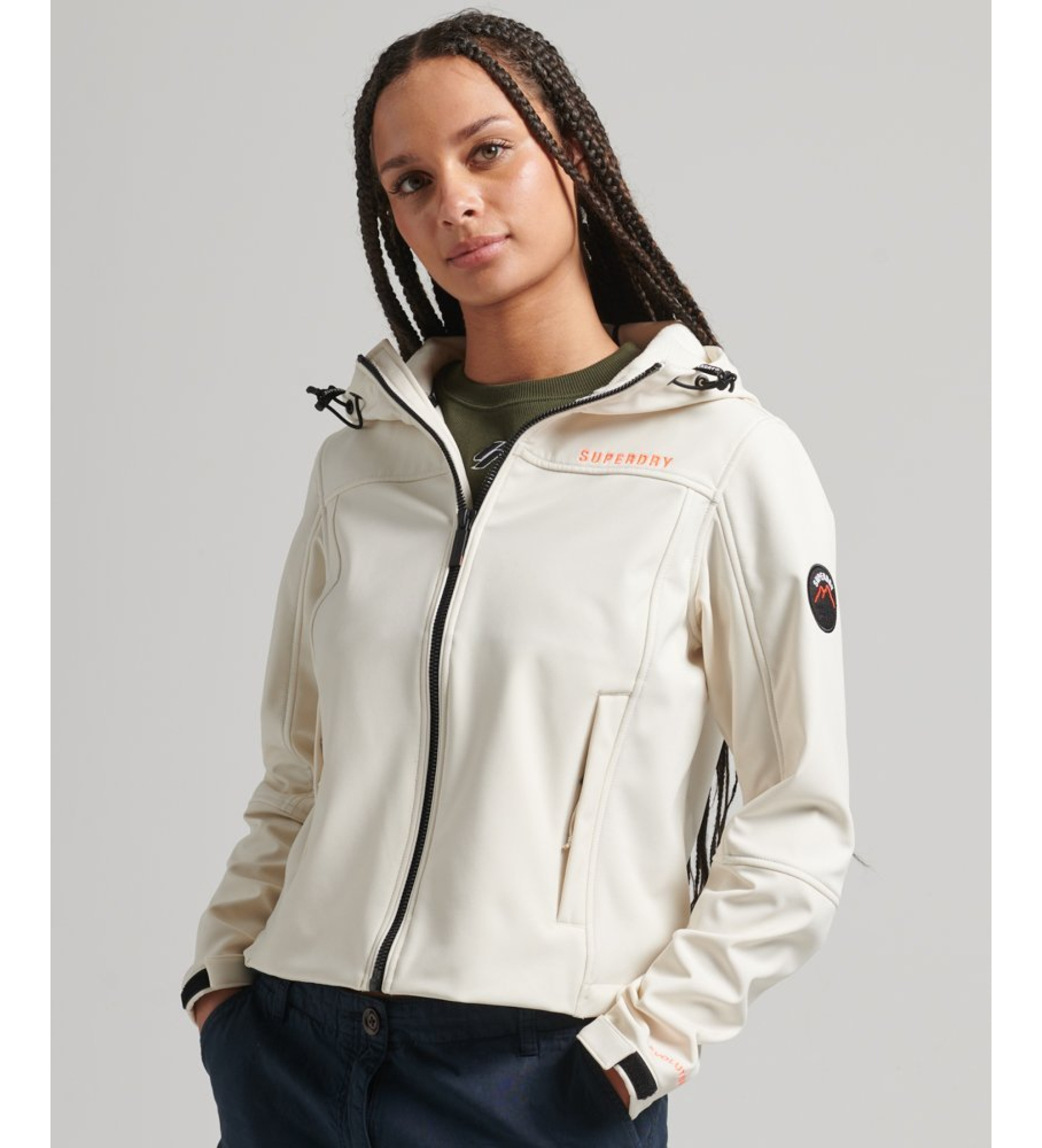 Superdry für Damen. W5011443A Softshelljacke mit Kapuze CODE Trekker weiß (L), Lässig, Polyester