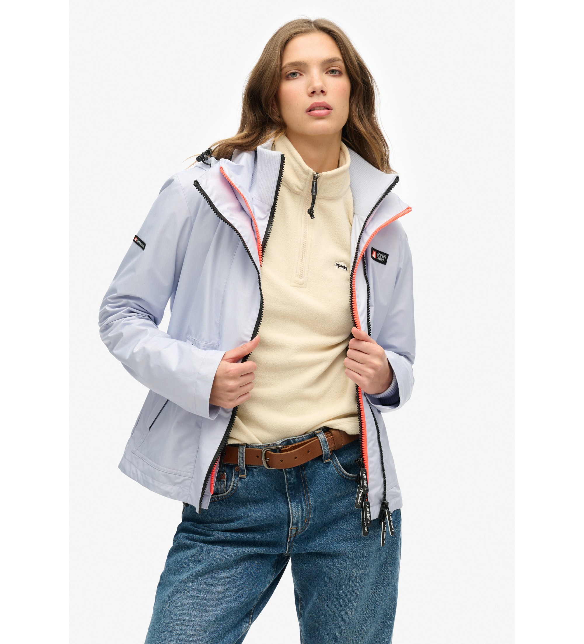 Superdry für Damen. W5011850A Windjacke mit Kapuze Mountain lilac (XS), Lässig, Flieder, Recyceltes Polyester, Nachhaltig