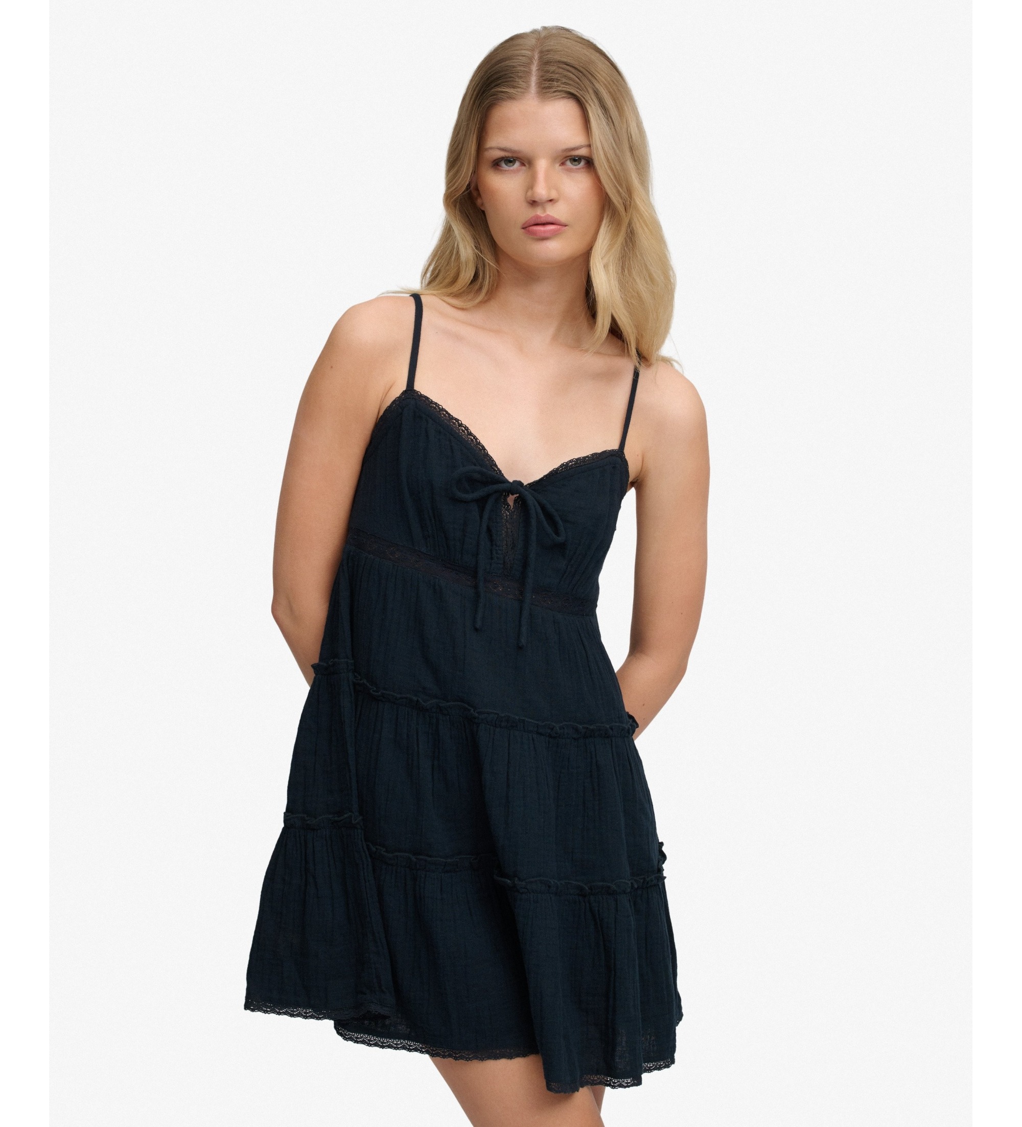 Superdry für Damen. W8012115A Gestuftes Mini-Kleid aus Cheesecloth marineblau (L), Lässig, Baumwolle, Ärmellos / Hosenträger