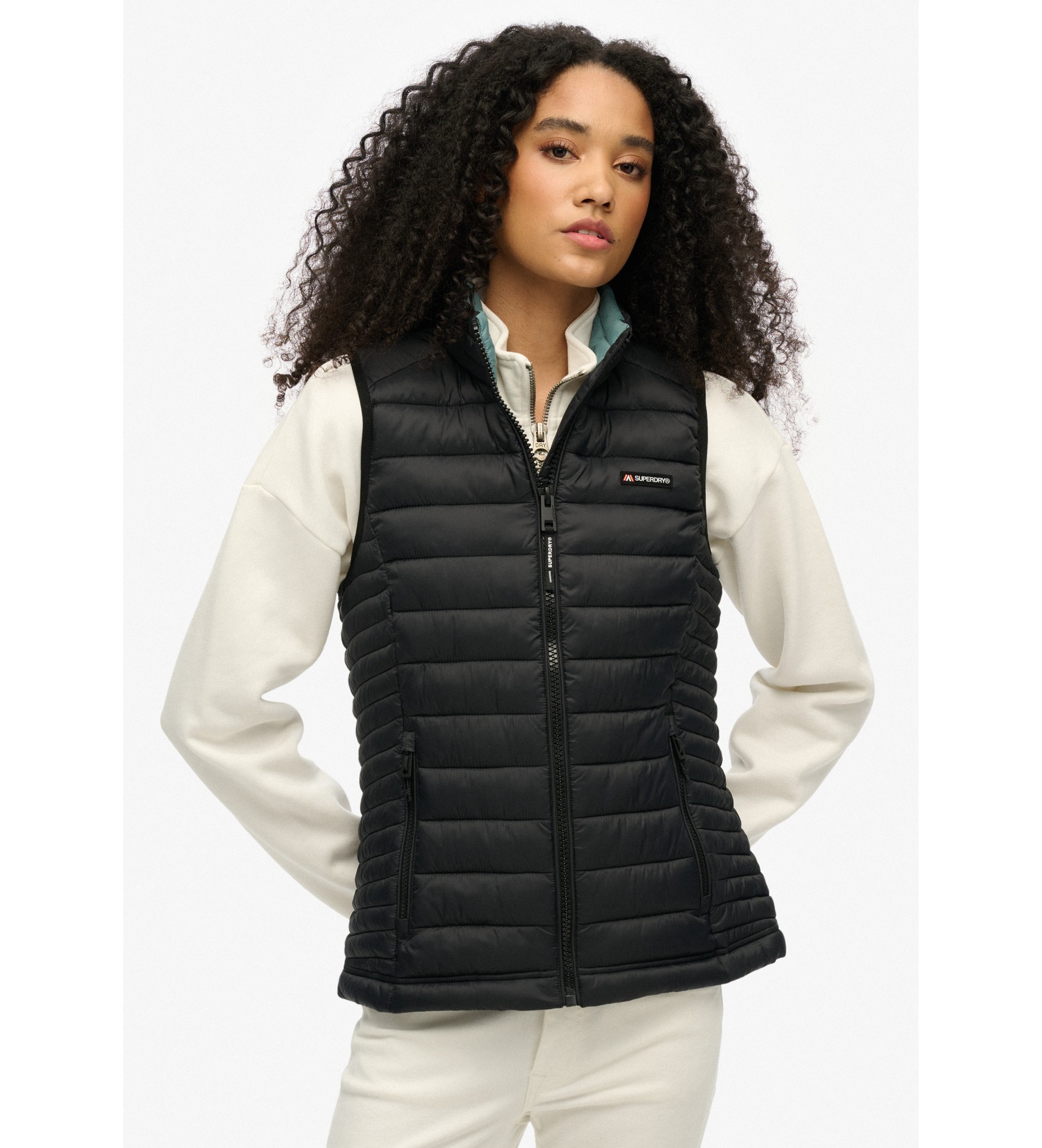 Superdry für Damen. W5011892A Caleco Fuji Lite schwarz (M), Lässig, Nachhaltig, Recyceltes Nylon