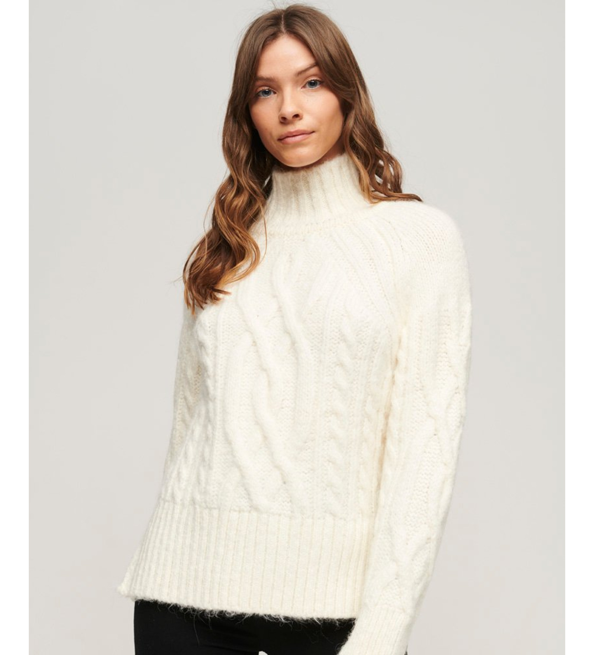 Superdry für Damen. W6110530A Weißer Strickpulli mit hohem Halsausschnitt aus Achterstrick (L), Lässig, Acryl