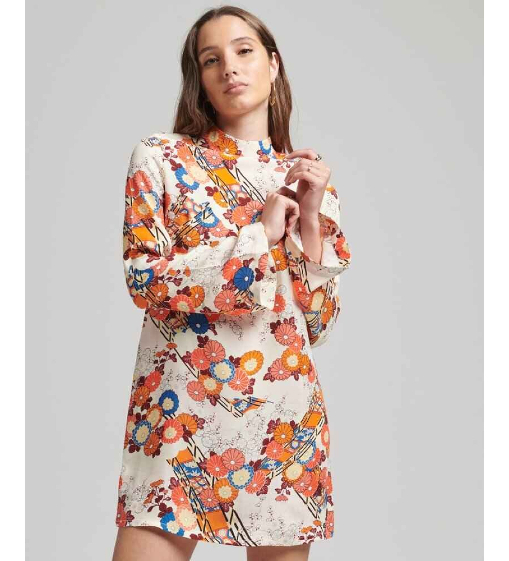 Superdry für Damen. W8011410A Langärmeliges weißes bedrucktes Minikleid (M), Lässig, Viskose, Langarm