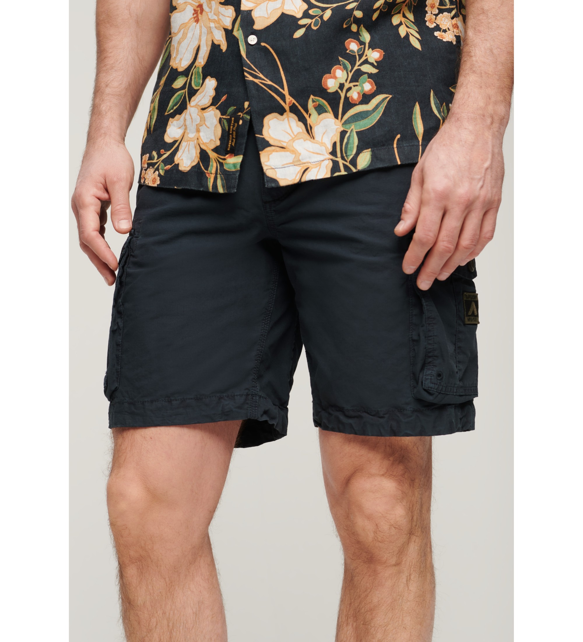 Superdry für Herren. M7110435A Leichte navyfarbene Shorts im Fallschirmstil (30), Lässig, Baumwolle, Marine