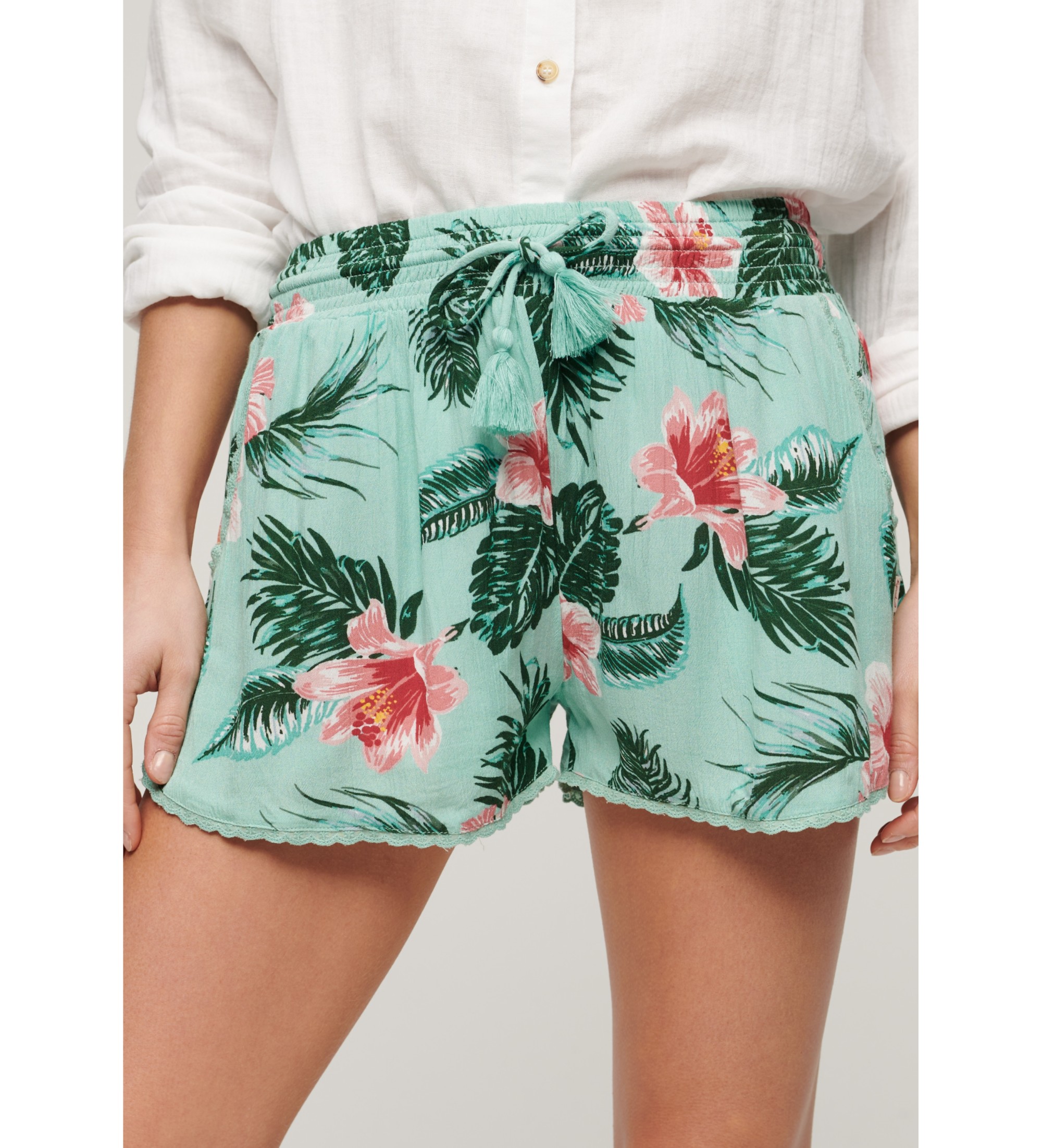 Superdryvoor vrouwen. W7110423A Groene strandshort (L), Casual, Viscose