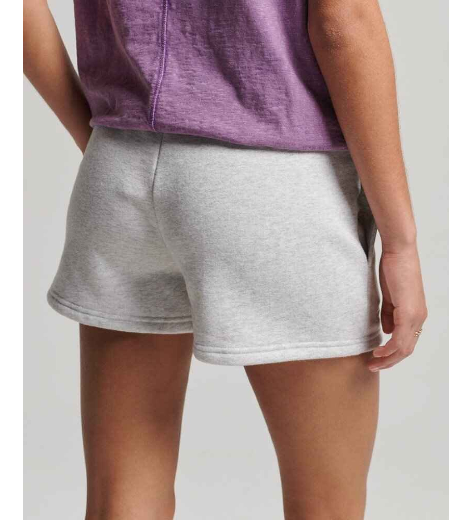 Superdry für Damen. W7110286A Gestrickte Shorts aus Bio-Baumwolle mit grauem Vintage Logo (M), Lässig, Sportlich, Nachhaltig
