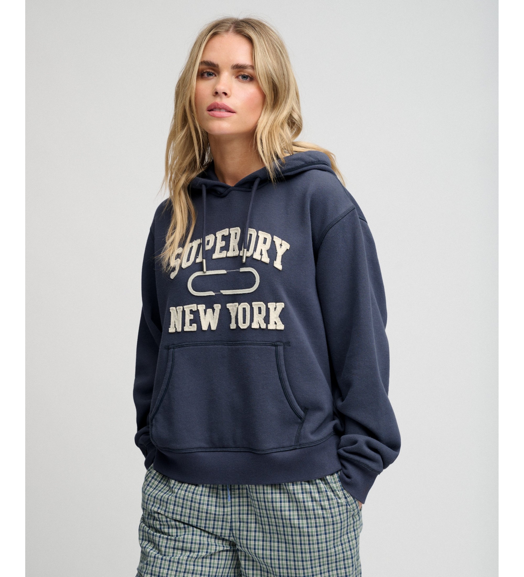 Superdry für Damen. W2012713A Marineblaues Kapuzensweatshirt mit Applikation (Crop-Schnitt) (M), Lässig, Baumwolle