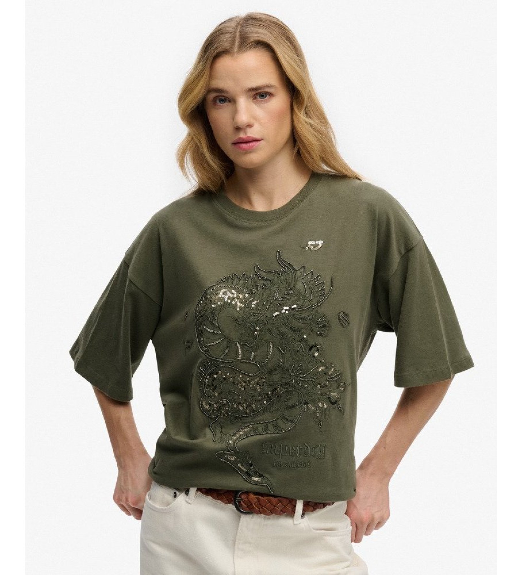 Superdry für Damen. W1011764A Grünes T-Shirt mit Tattoo-Verzierung in Übergröße (S), Lässig, Baumwolle, Kurzarm