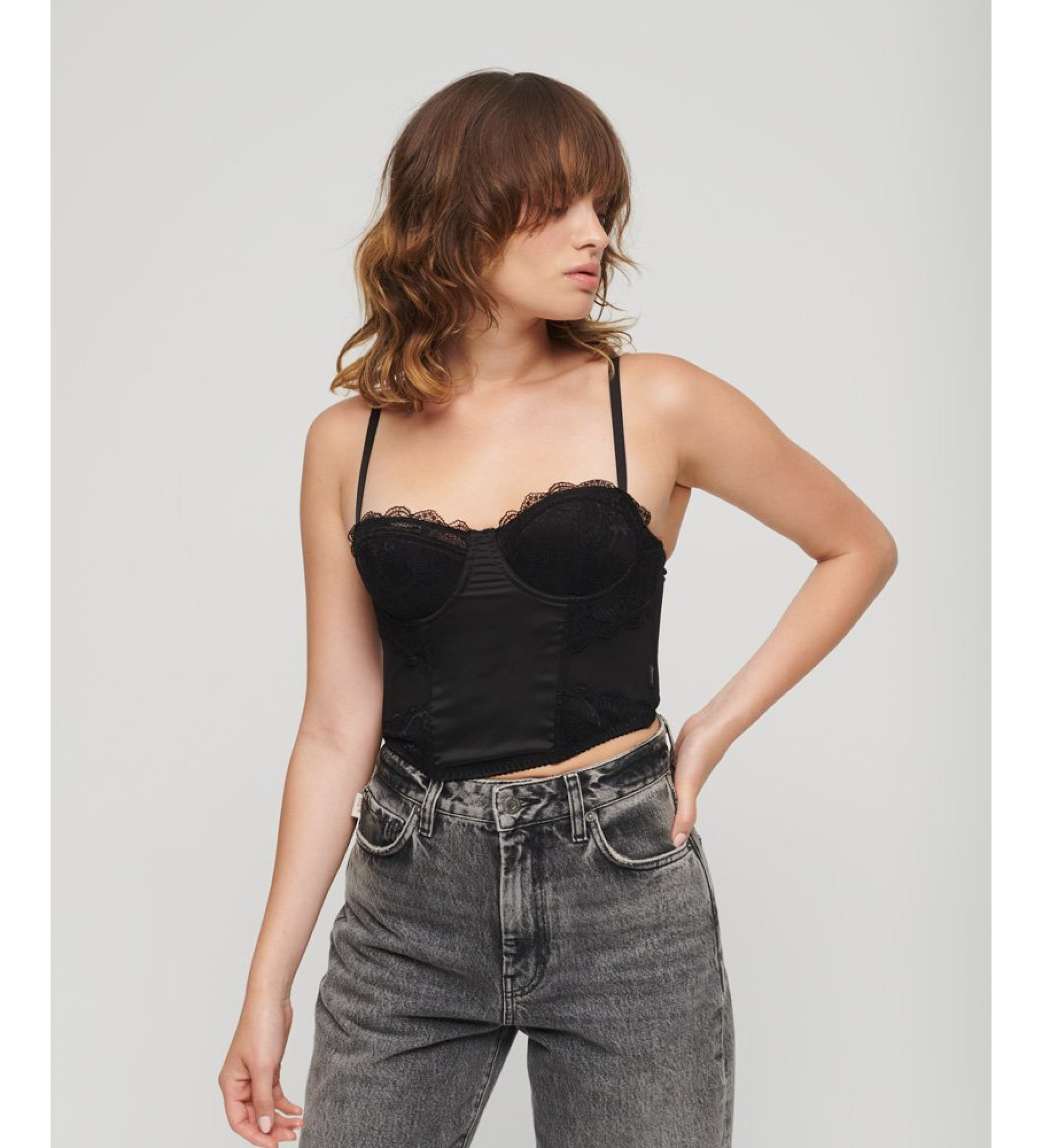 Superdry für Damen. W6011751A Korsett-Oberteil aus Satin mit schwarzer Netzspitze (S), Lässig, Polyamid, Ärmellos / Hosenträger