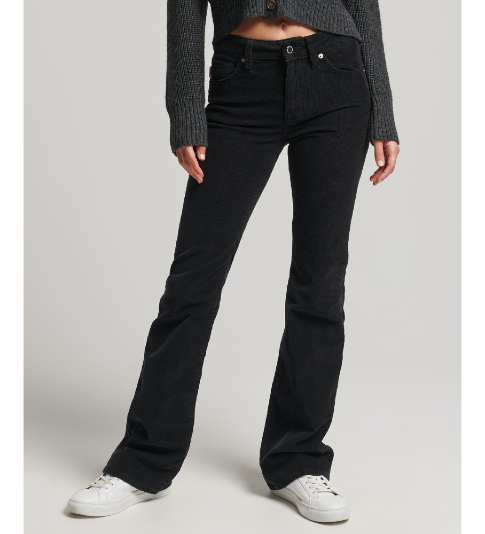 Superdry für Damen. W7010445A Skinny-Jeans aus Cord mit ausgestelltem Bein und mittlerer Leibhöhe Schwarz (26/33), Lässig, Baumwolle