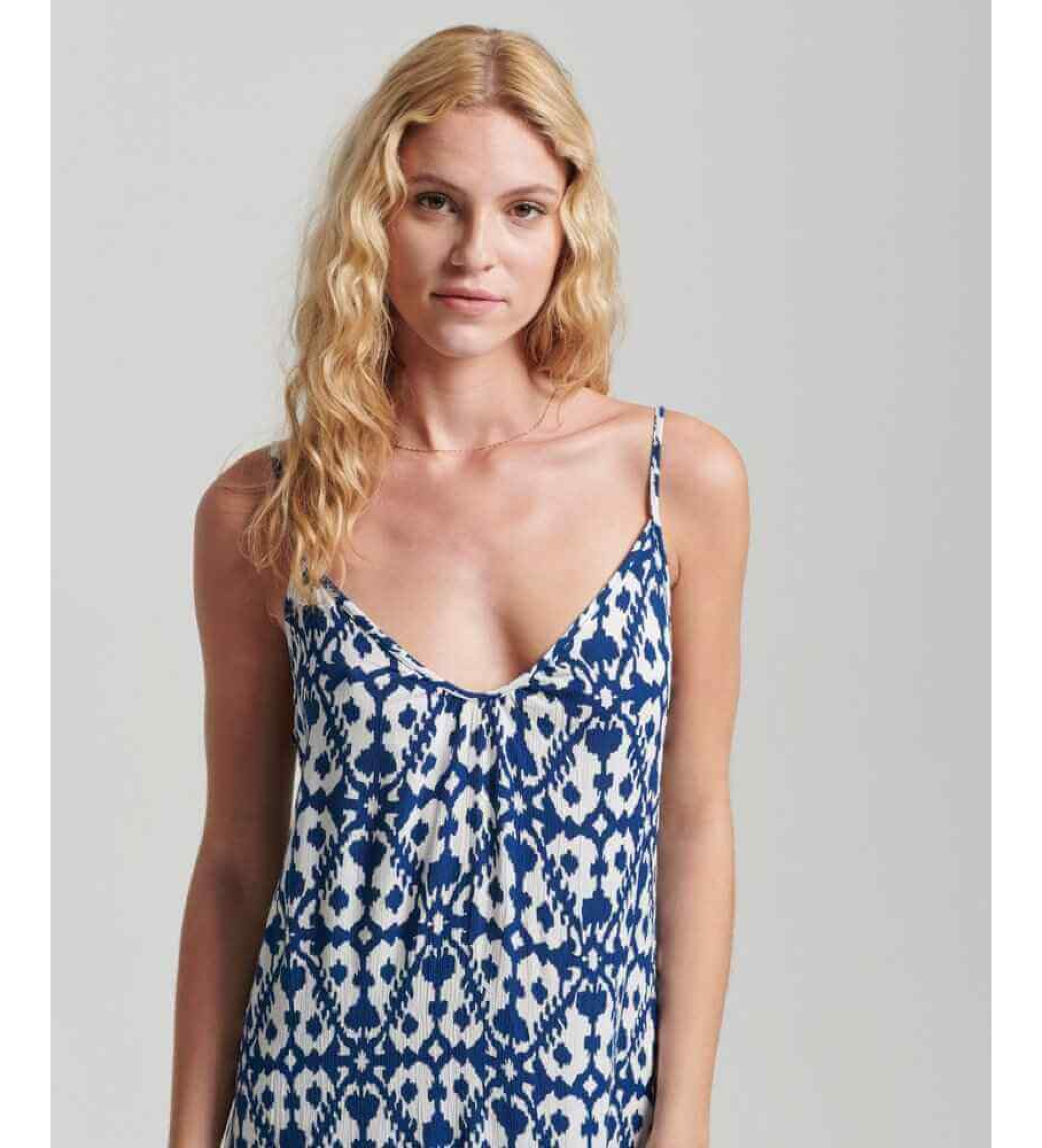 Superdry für Damen. W8011294A Langes blaues trägerloses Kleid (S), Lässig, Viskose, Ärmellos / Hosenträger