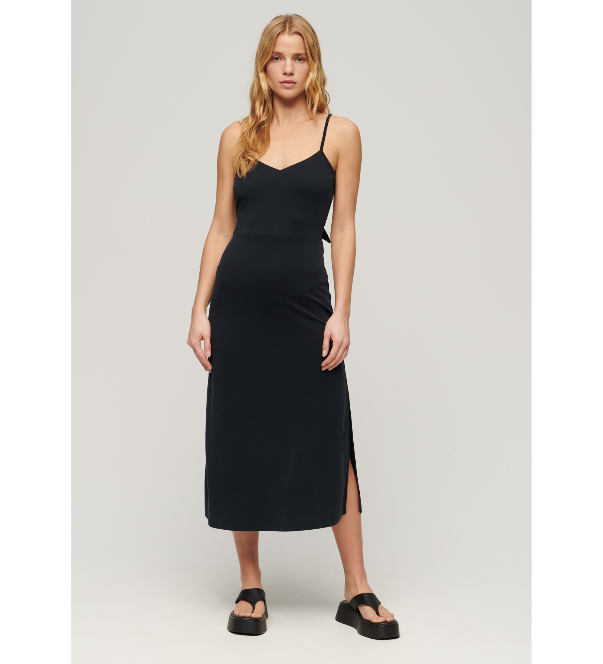 Superdry für Damen. W8011419A Schwarzes Strickkleid mit offenem Rücken (S), Lässig, Viskose, Modal, Ärmellos / Hosenträger