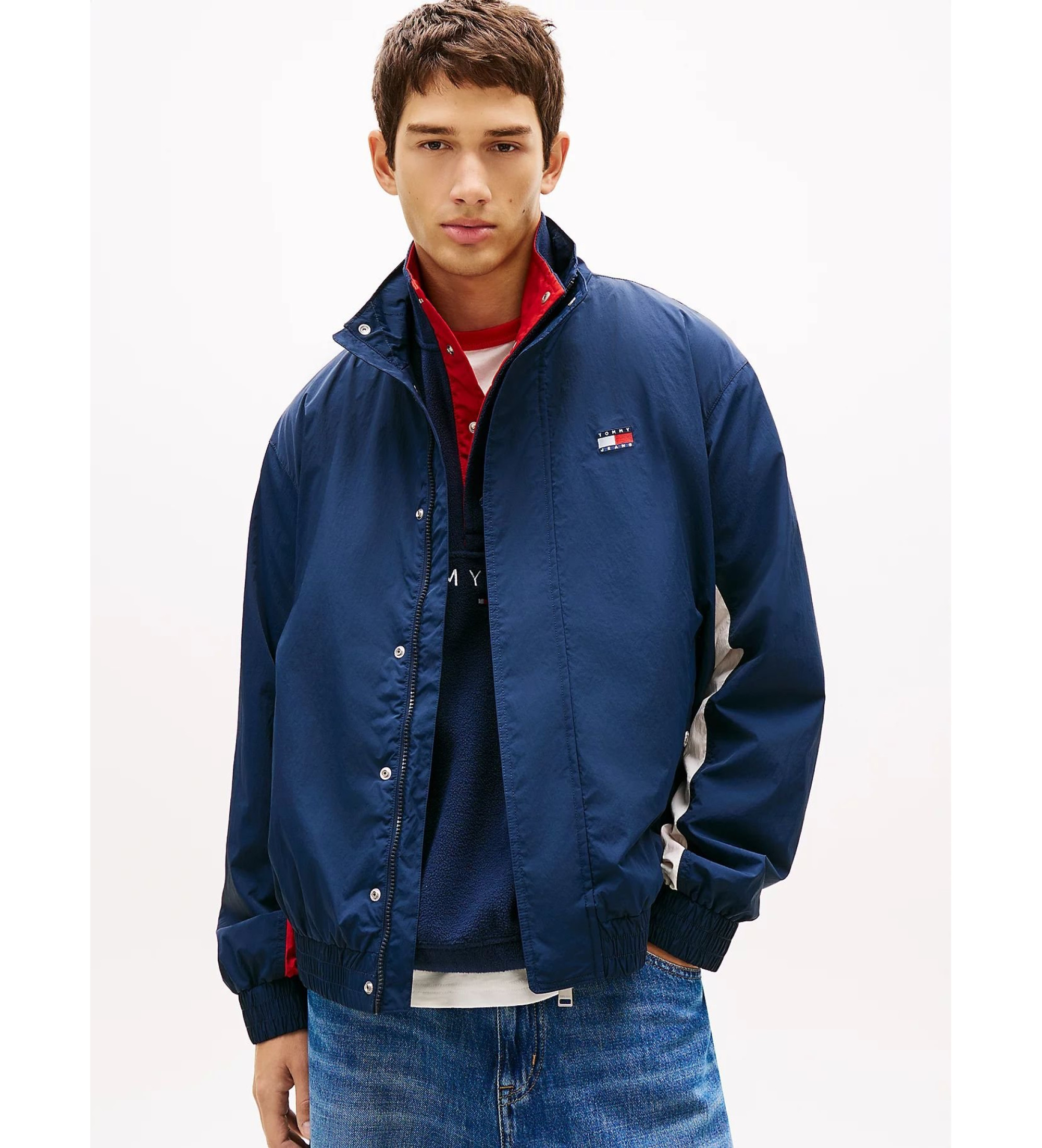 Tommy Jeans für Herren. DM0DM22738 Wasserabweisende Jacke mit blauem Rückenlogo (M), Lässig, Nylon