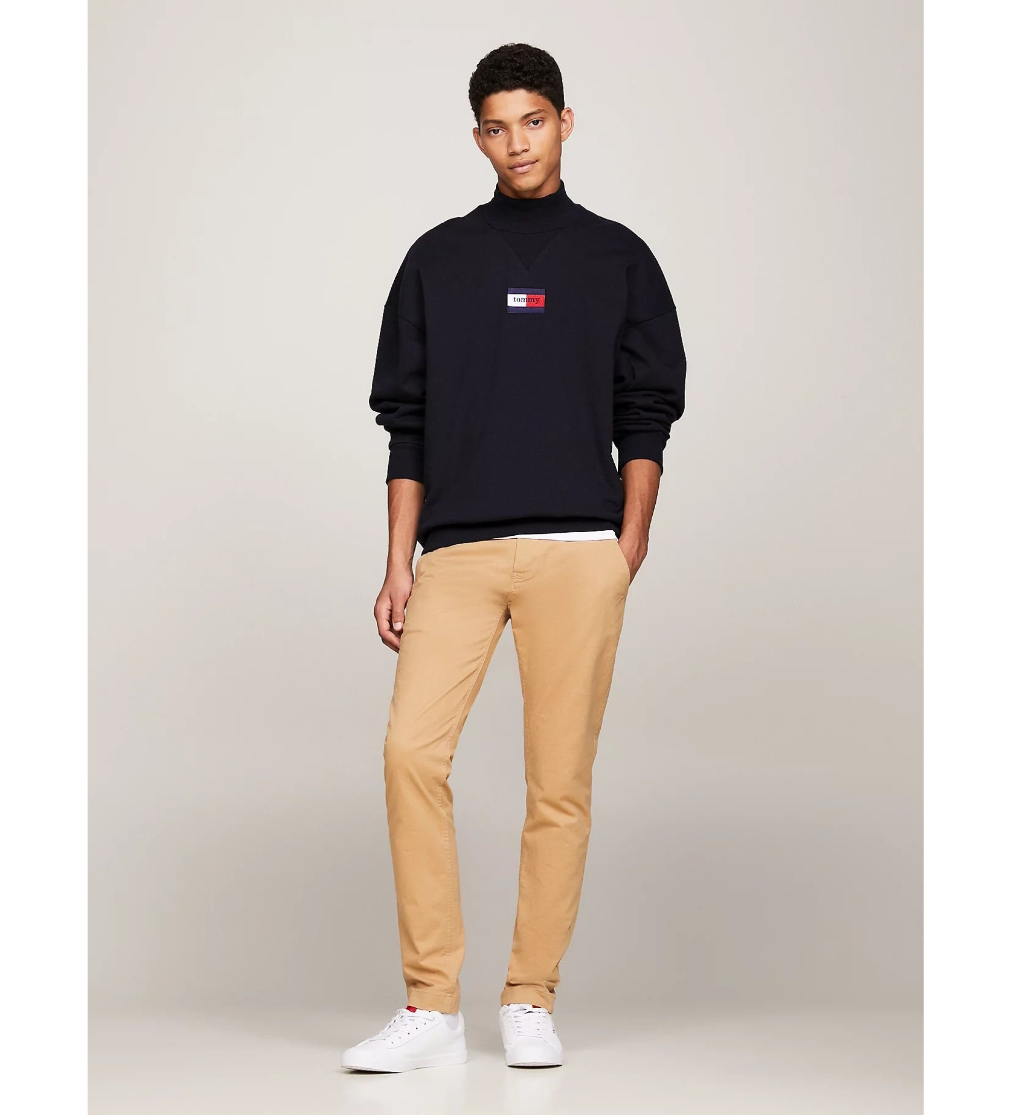 Tommy Jeans für Herren. DM0DM09595 Chino-Hose Scanton beige (28/36), Braun, Lässig, Bio-Baumwolle, Nachhaltig