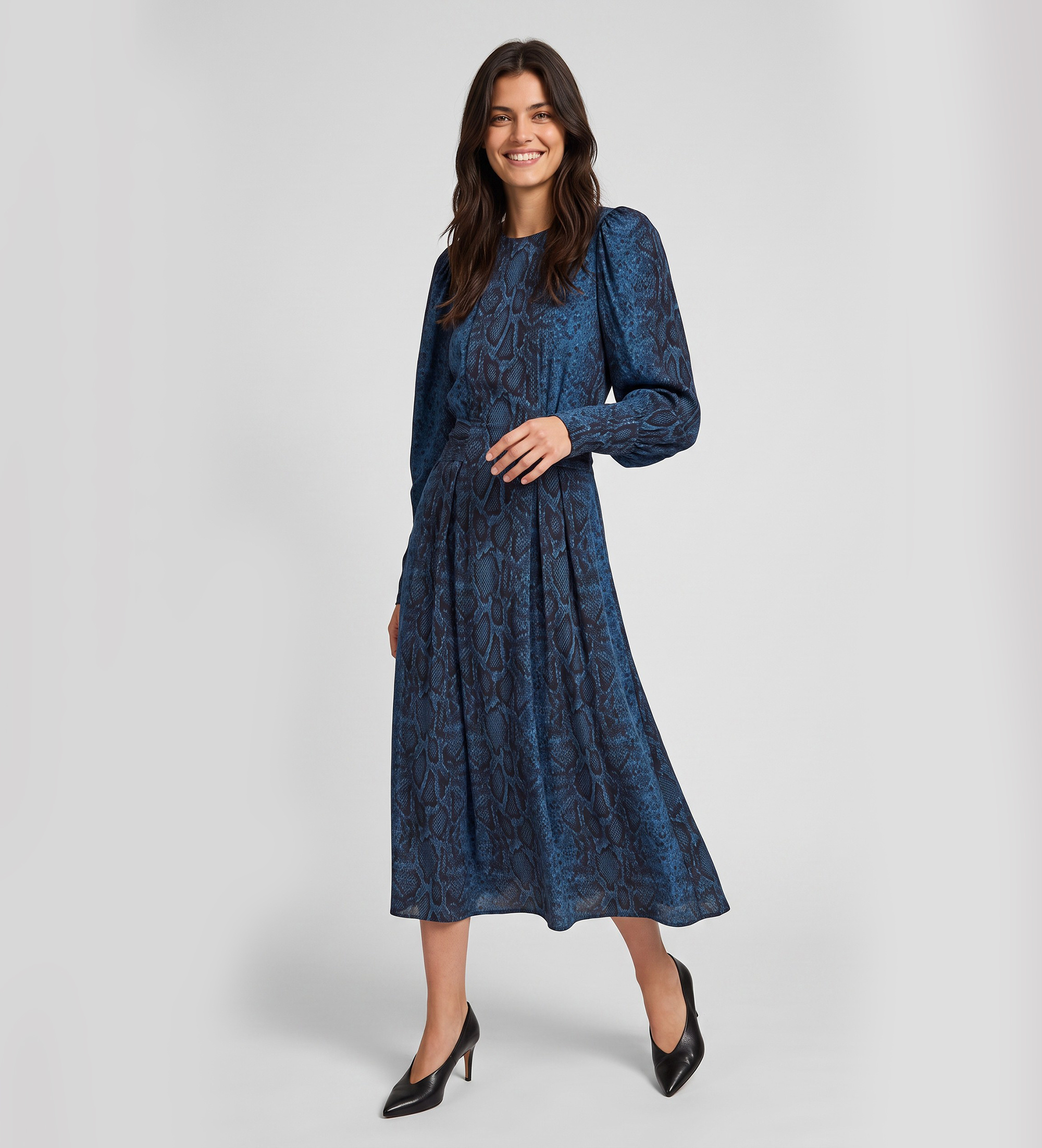 Twinset für Damen. 262TT2601 Langes Kleid mit Rundhalsausschnitt und blauem Pythonprint (44), Lässig, Viskose, Langarm