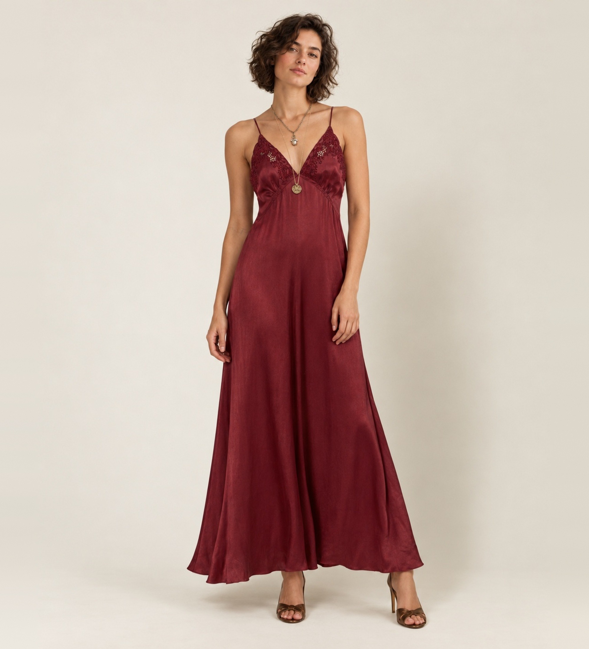 Twinsetvoor vrouwen. 262TT2171 Bordeauxrode kanten jurk (42), Casual, Viscose, Mouwloos / spaghettibandjes