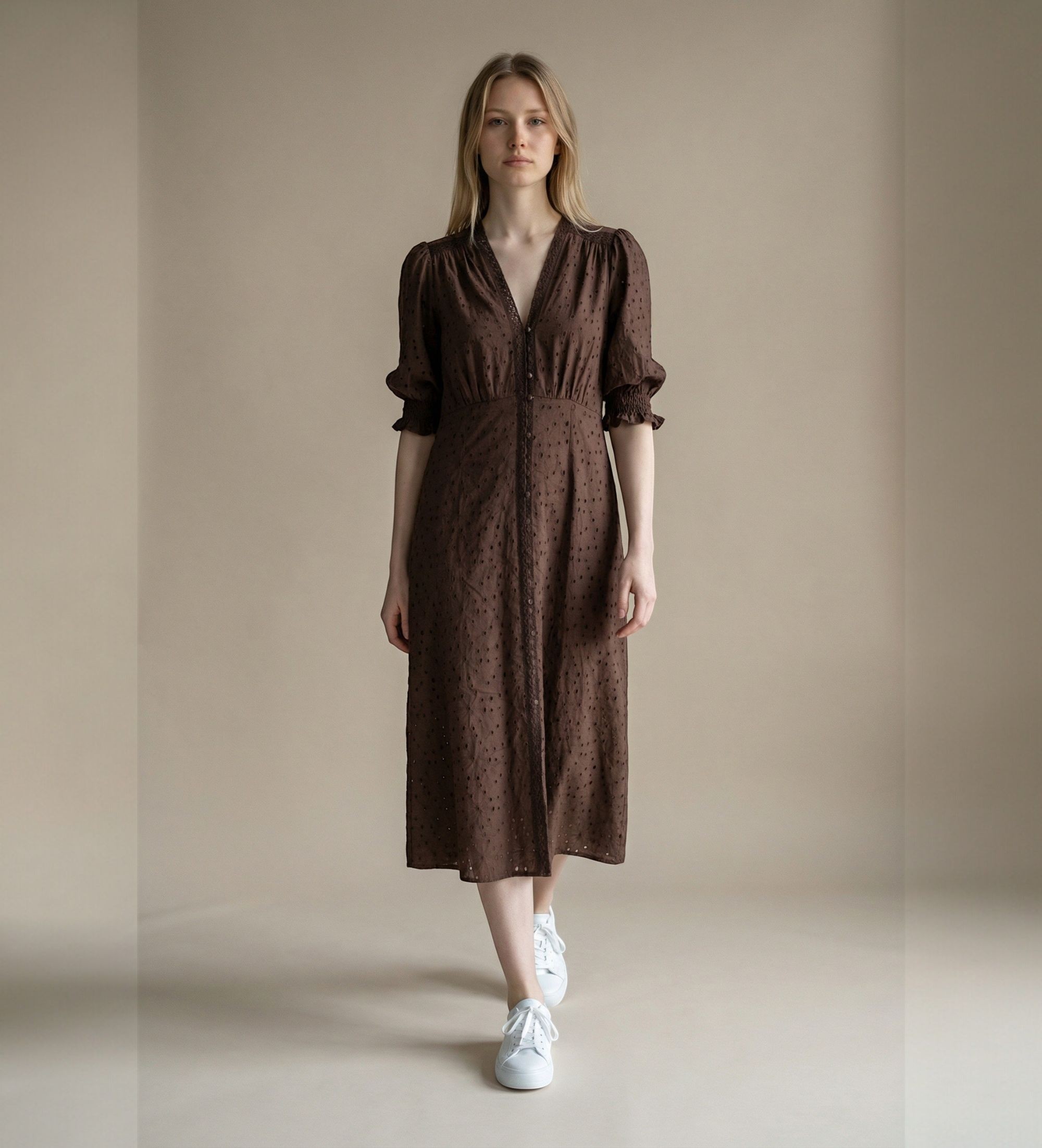 Twinset für Damen. 261TF2111 Braunes besticktes Kleid (42), Lässig, Baumwolle, Kurzarm