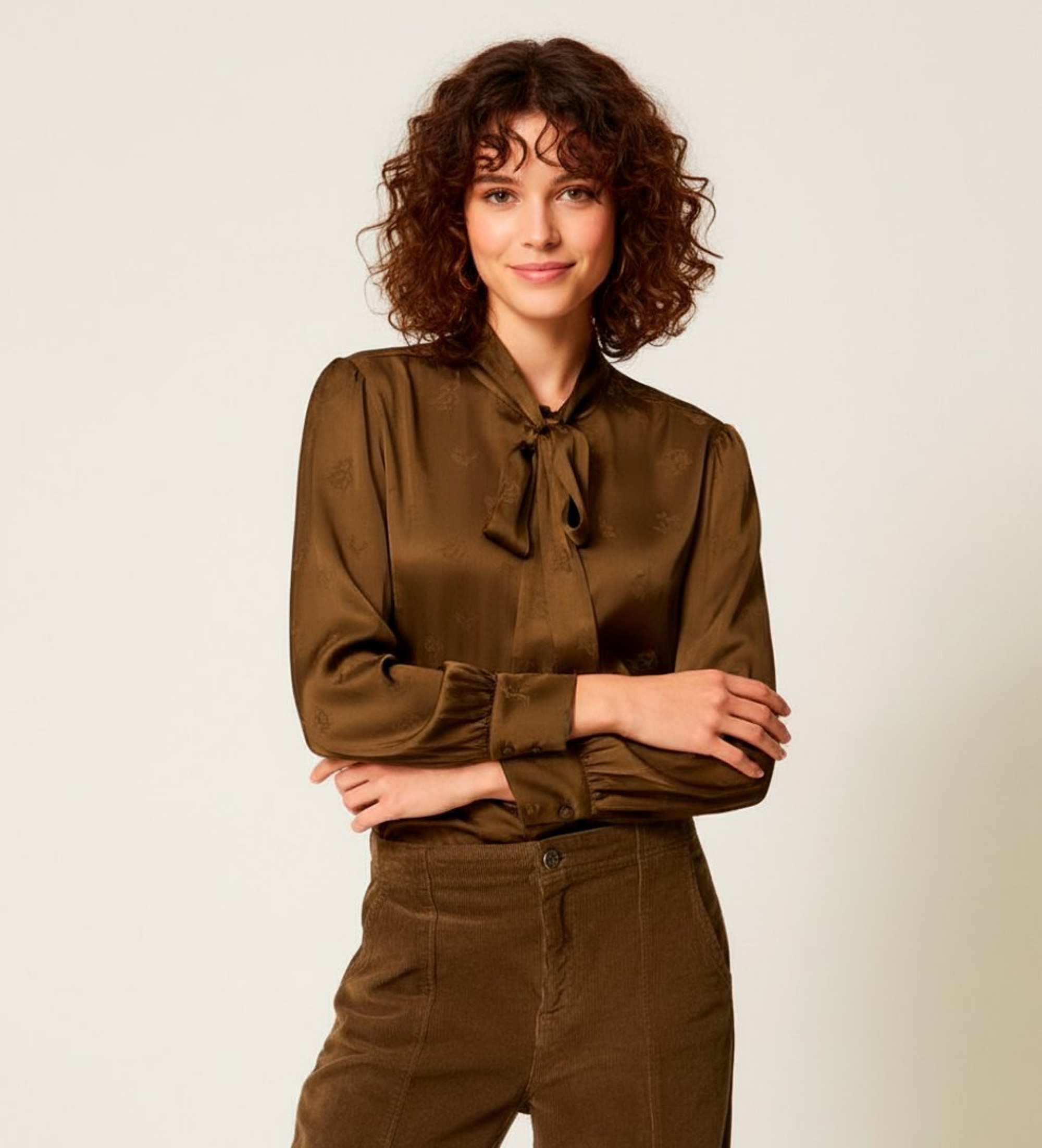 Twinset für Damen. 252TT2361 Satin-Jacquard-Hemd grün (42), Lässig, Viskose, Langarm