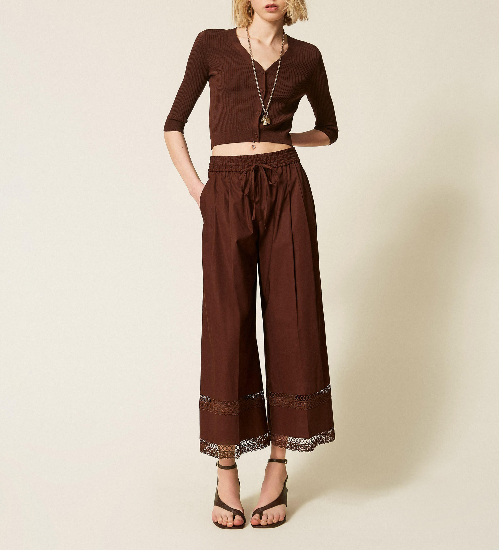 Twinset für Damen. 261TT2252 Weite Popeline-Hose mit brauner Stickerei (42), Lässig, Baumwolle