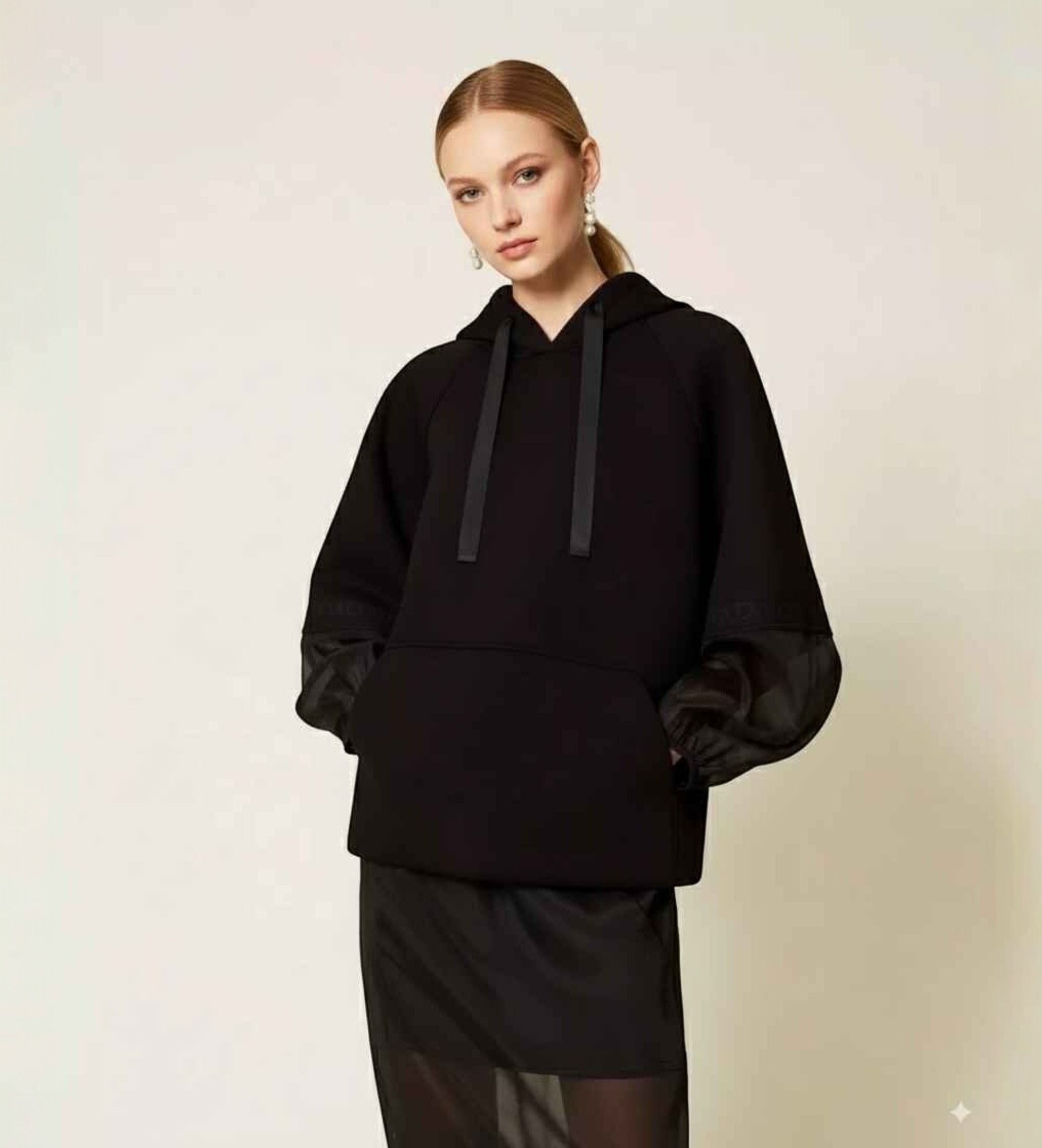 Twinset für Damen. 252TP2194 Schwarzes Sweatshirt aus Scuba und Organza (40), Lässig, Viskose