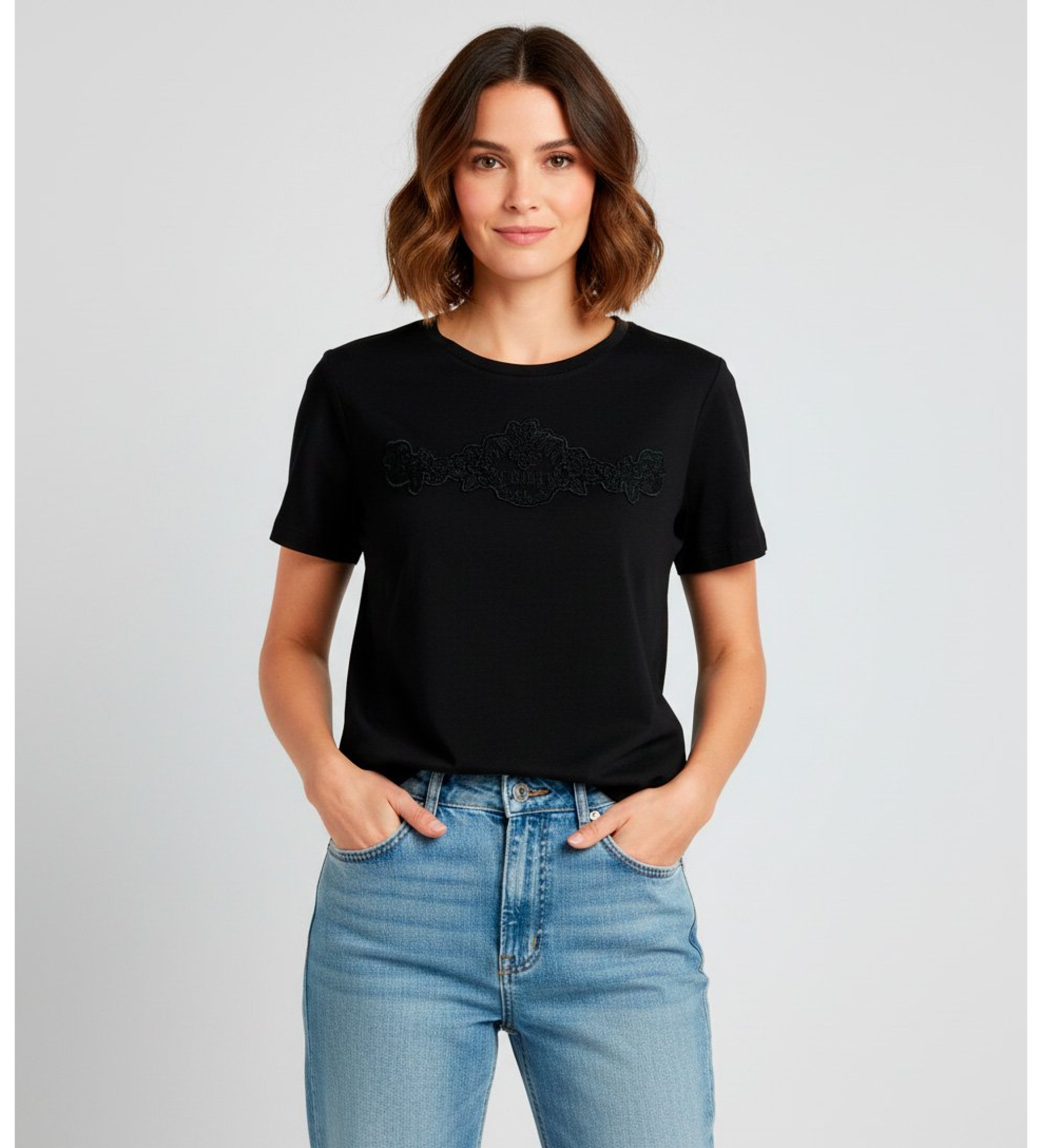Twinset für Damen. 252TP2052 Schwarzes T-Shirt mit Blumenstickerei (M), Lässig, Baumwolle, Kurzarm