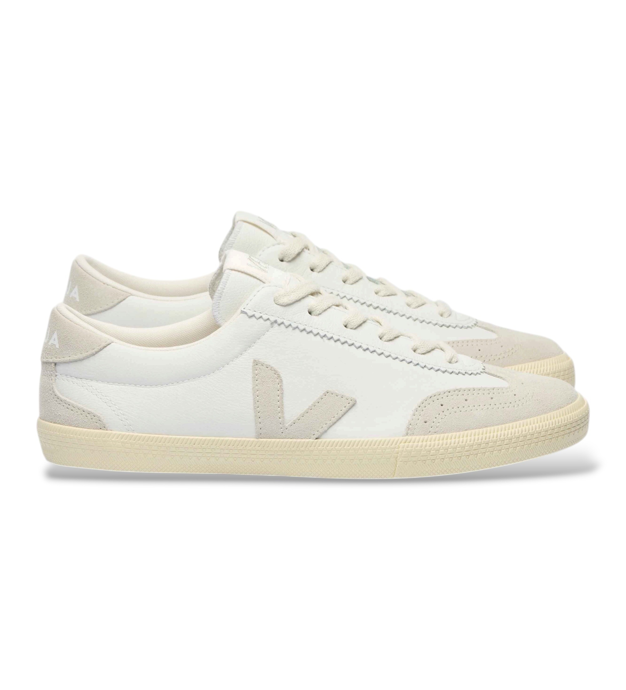 VEJAvoor vrouwen. VO2003852 Beige leren Volley-sneakers (40), Leer, Plat, Veters, Casual