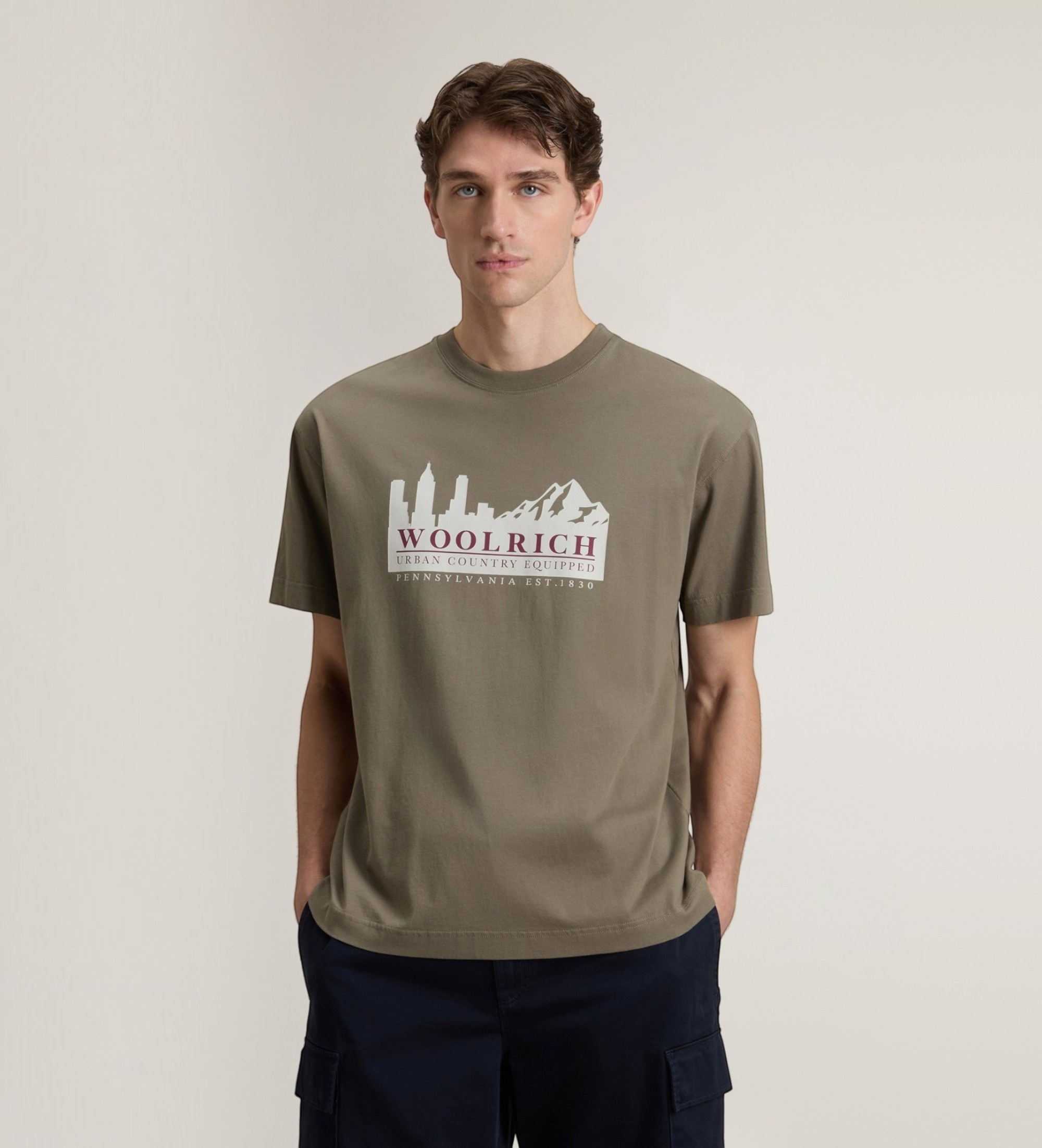 Woolrich für Herren. CFWOTE2010MRUT5334 T-Shirt aus reiner Baumwolle mit grünem Logo (L), Lässig, Kurzarm
