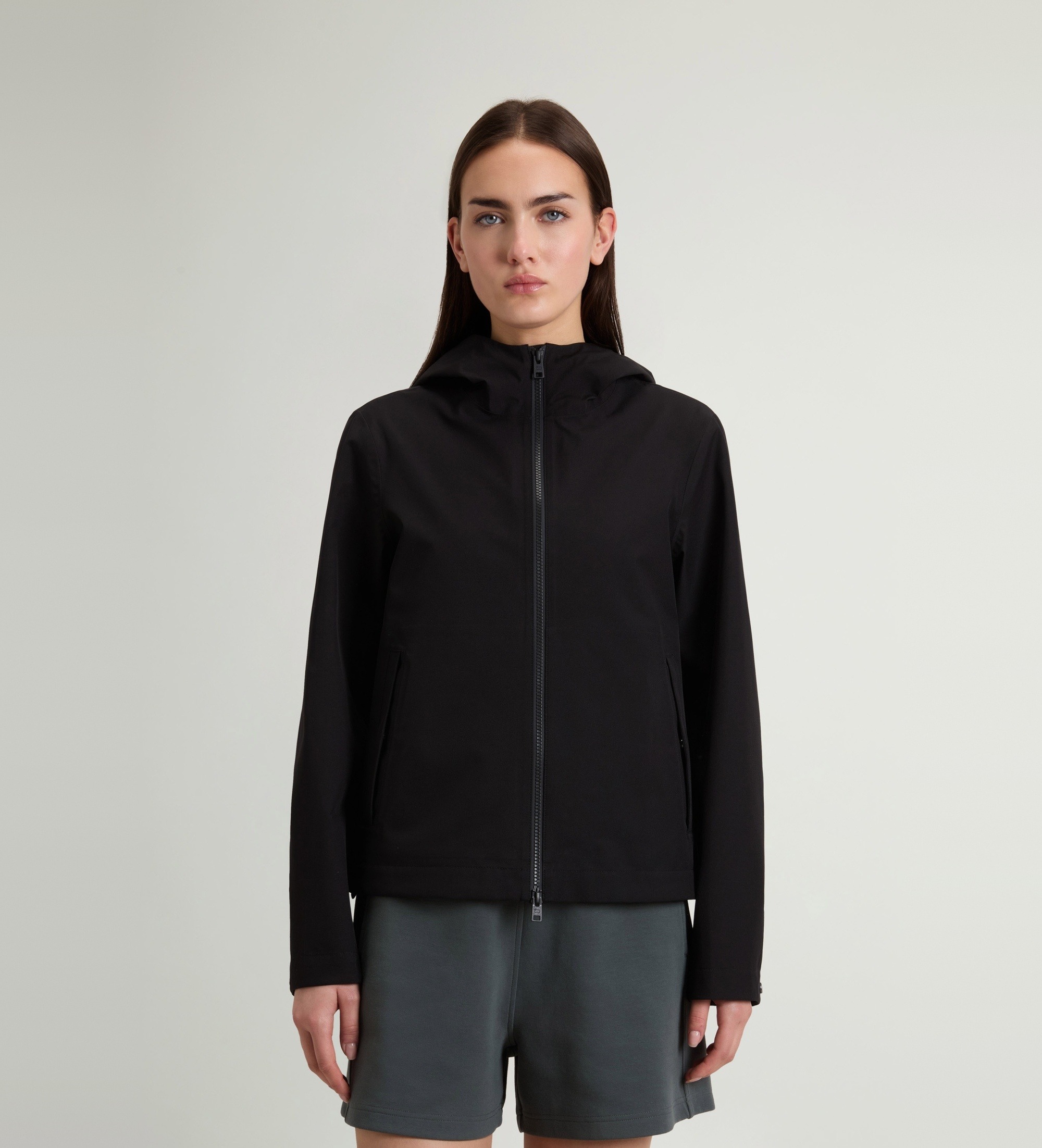 Woolrich für Damen. CFWWOU1139FRUT3342 Leichte Stretchjacke schwarz (M), Lässig, Polyester