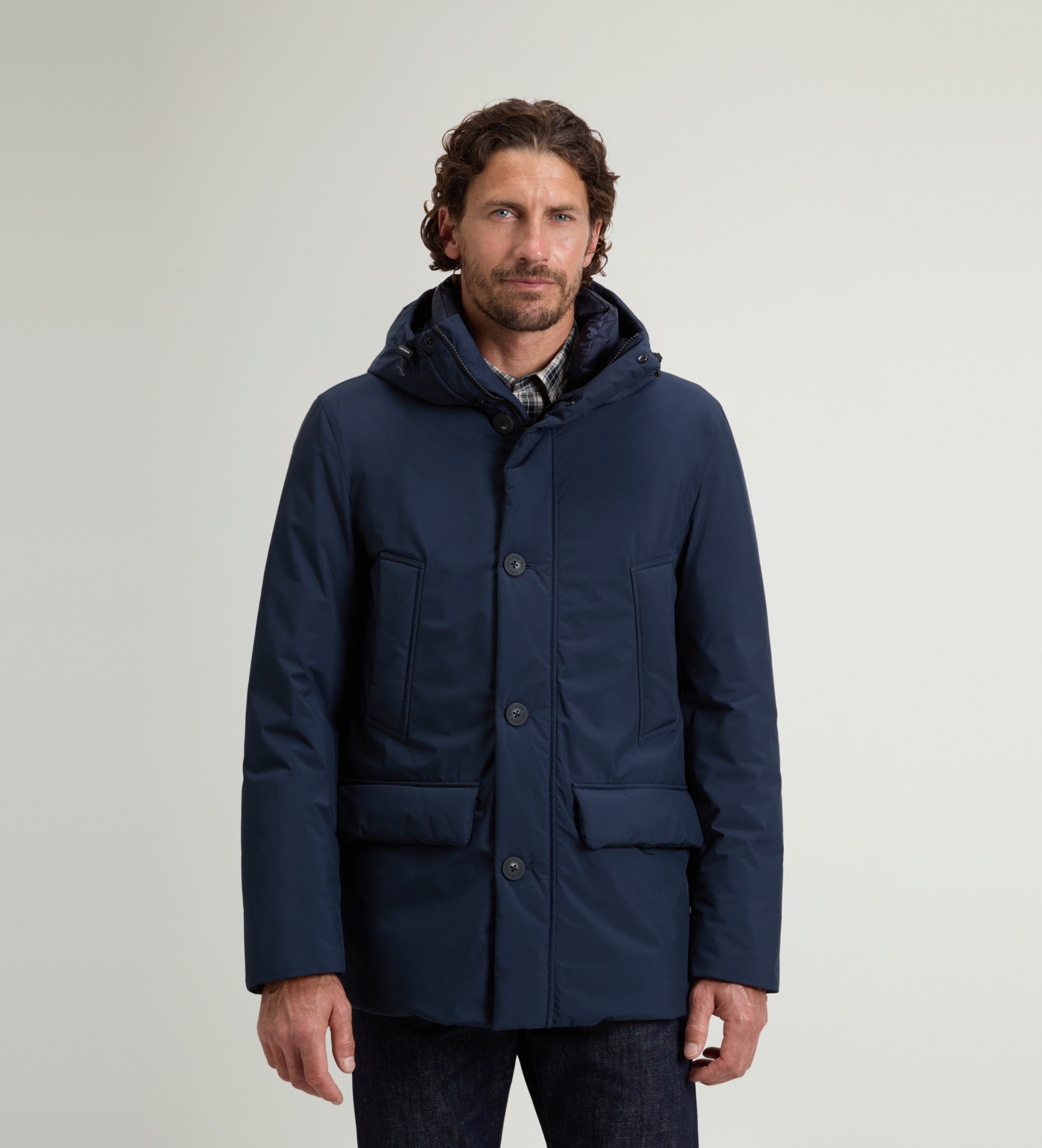 Woolrich für Herren. CFWOOU2092MRUT5182 Arctic Cloud Parka mit navyfarbener Kapuze (XXL), Lässig, Polyester, Marine