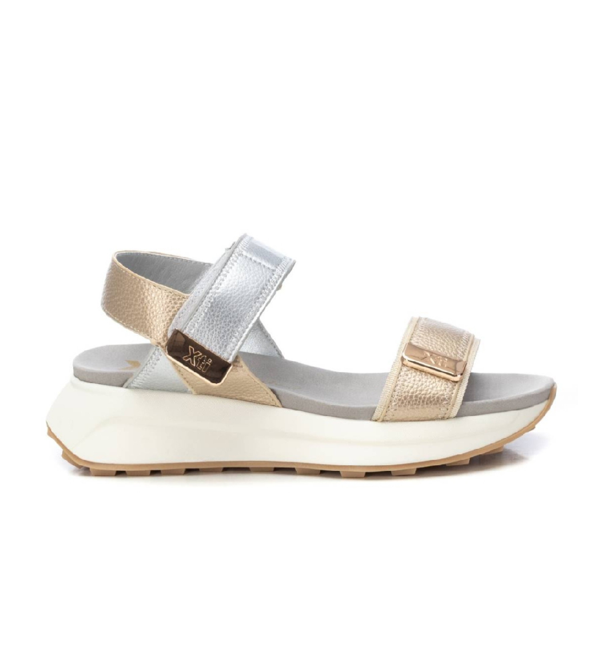 Xti für Damen. 14387405-ORO Sandalen 143874 gold (36), 3 bis 5 cm, Klettverschluss, Lässig