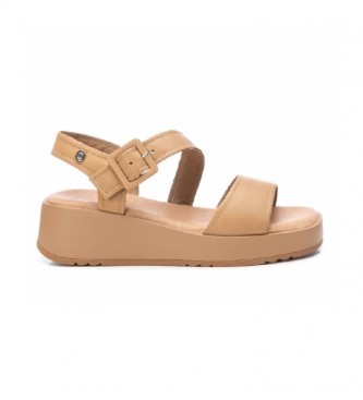 Carmela för kvinnor. 68627 Beige lädersandaler 068627 -Höjd 5 cm (37), Hud, 3 till 5 cm, Spänne, Casual