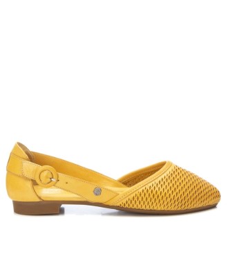 Carmela para mujer. 16076003-AMARILLO Bailarina de Piel 160760 amarillo (39), Plano, 1 a 3cm, Hebilla, Casual, Carmela outlet 2024.