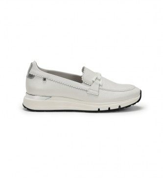 Dorking by Fluchos para mulher. Serena Mocassins de couro branco