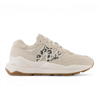 New Balance för kvinnor. W5740V1 Träningsskor 5740 beige (40.5), Hud, 1 till 3 cm, Nyckelband, Casual
