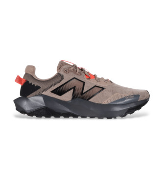 New Balance para hombre. MTNTRV6 Zapatillas DynaSoft Nitrel v6 marrón (44), Plano, Cordones, Casual, Deportivo, Running, Multideporte