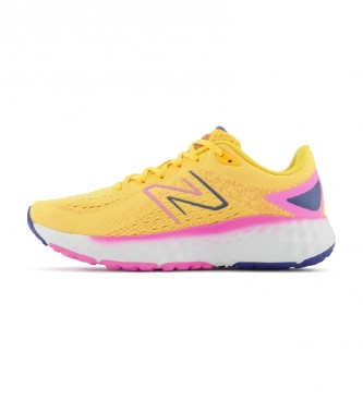 New Balance para mujer. Zapatillas Fresh Foam Evoz v2 amarillo